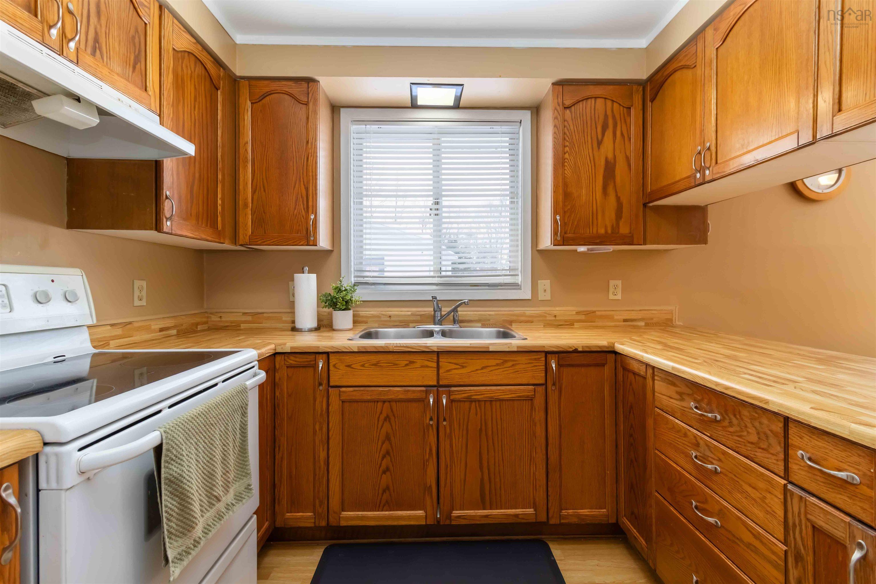 $325,000.00: 8215 Highway 8, South Brookfield