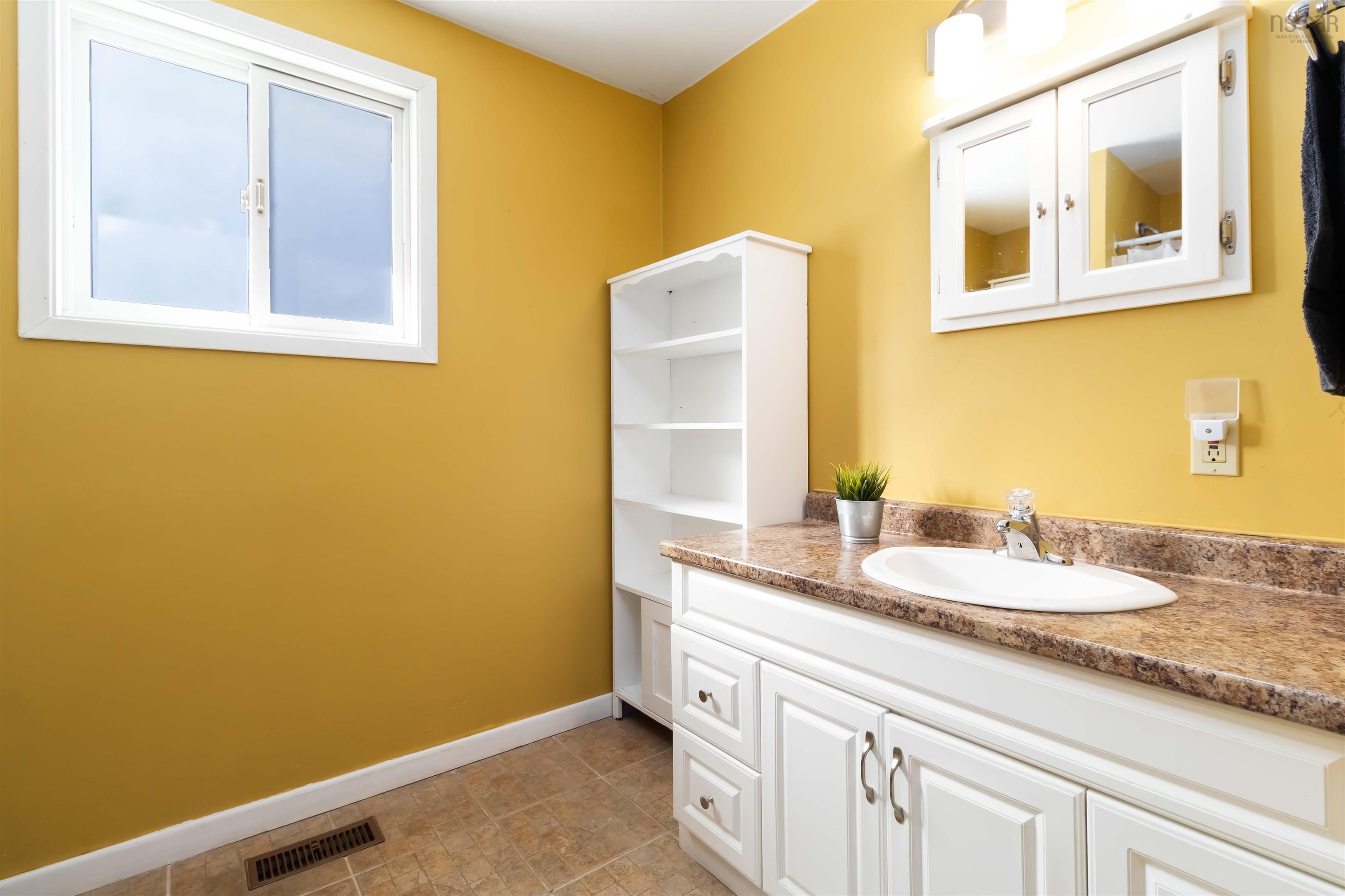 $325,000.00: 8215 Highway 8, South Brookfield