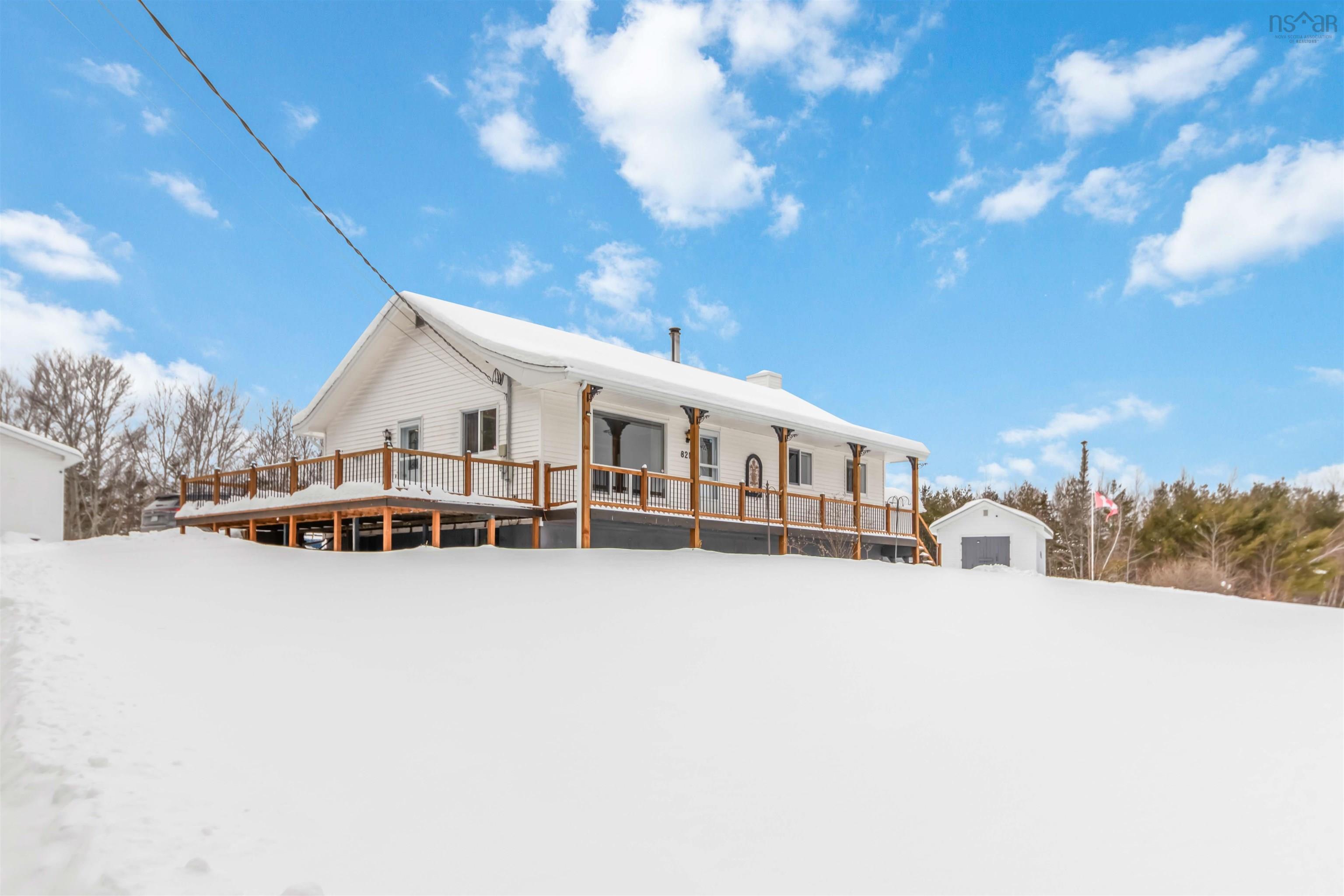 $325,000.00: 8215 Highway 8, South Brookfield