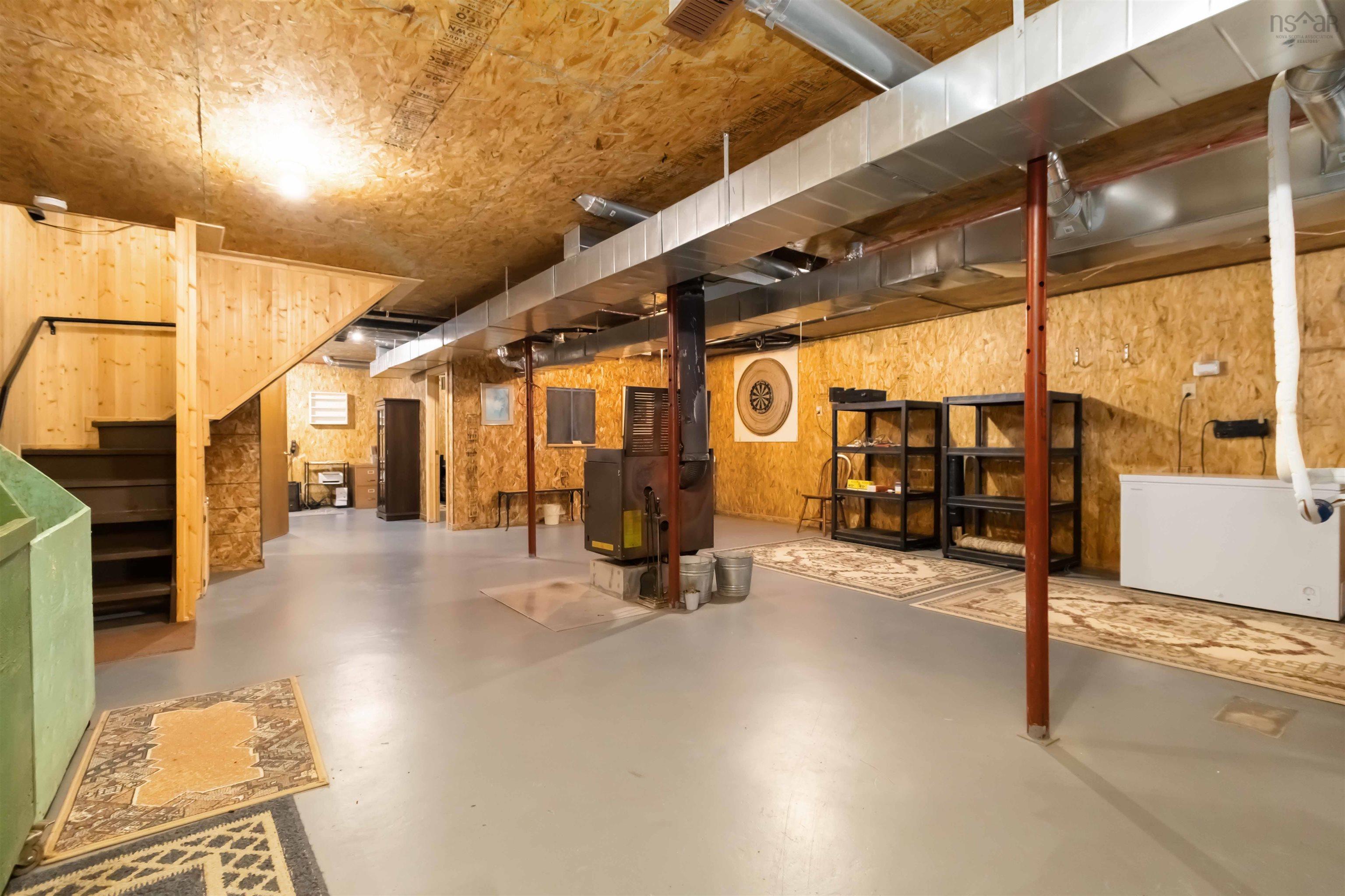 $325,000.00: 8215 Highway 8, South Brookfield