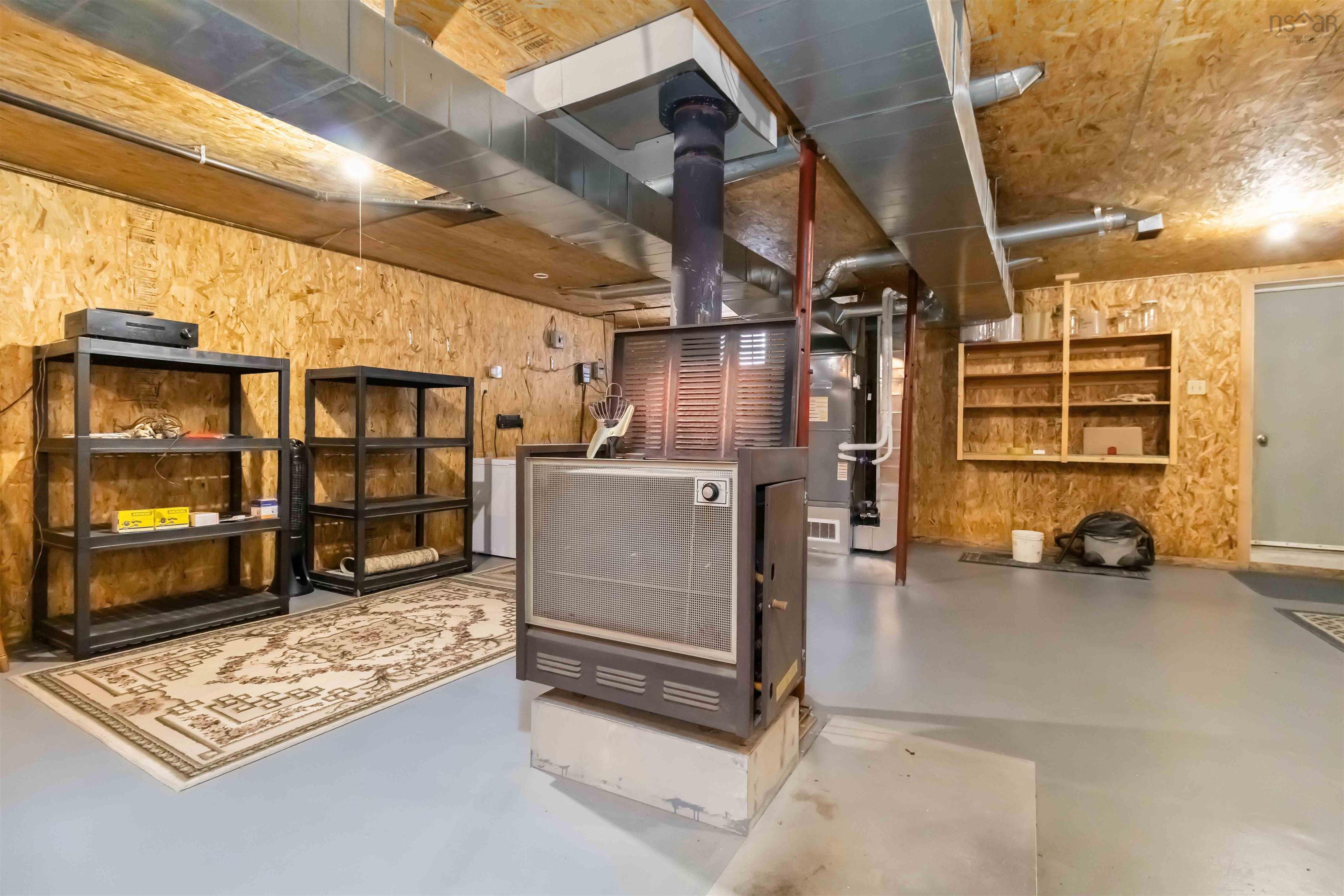 $325,000.00: 8215 Highway 8, South Brookfield