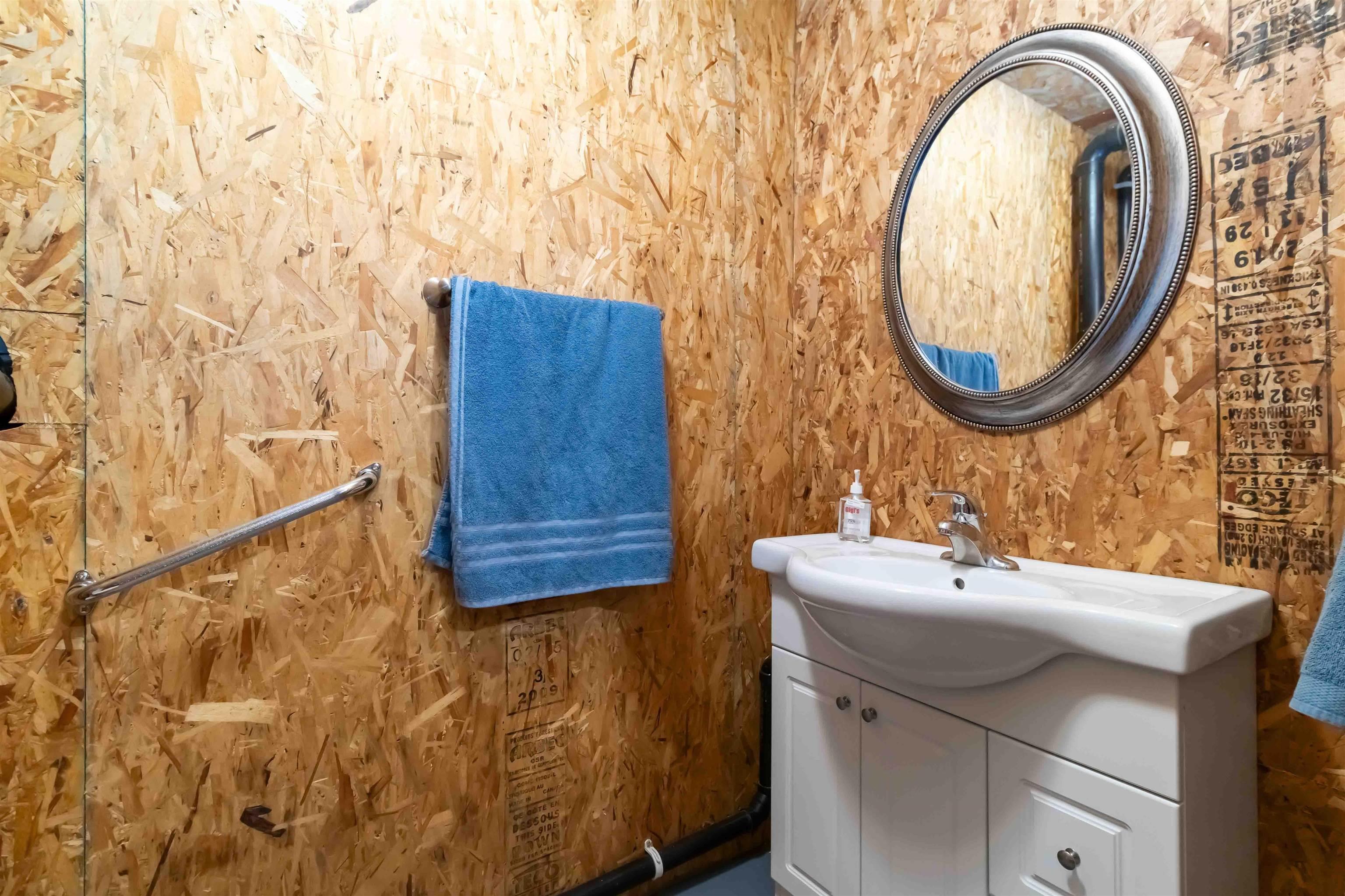 $325,000.00: 8215 Highway 8, South Brookfield