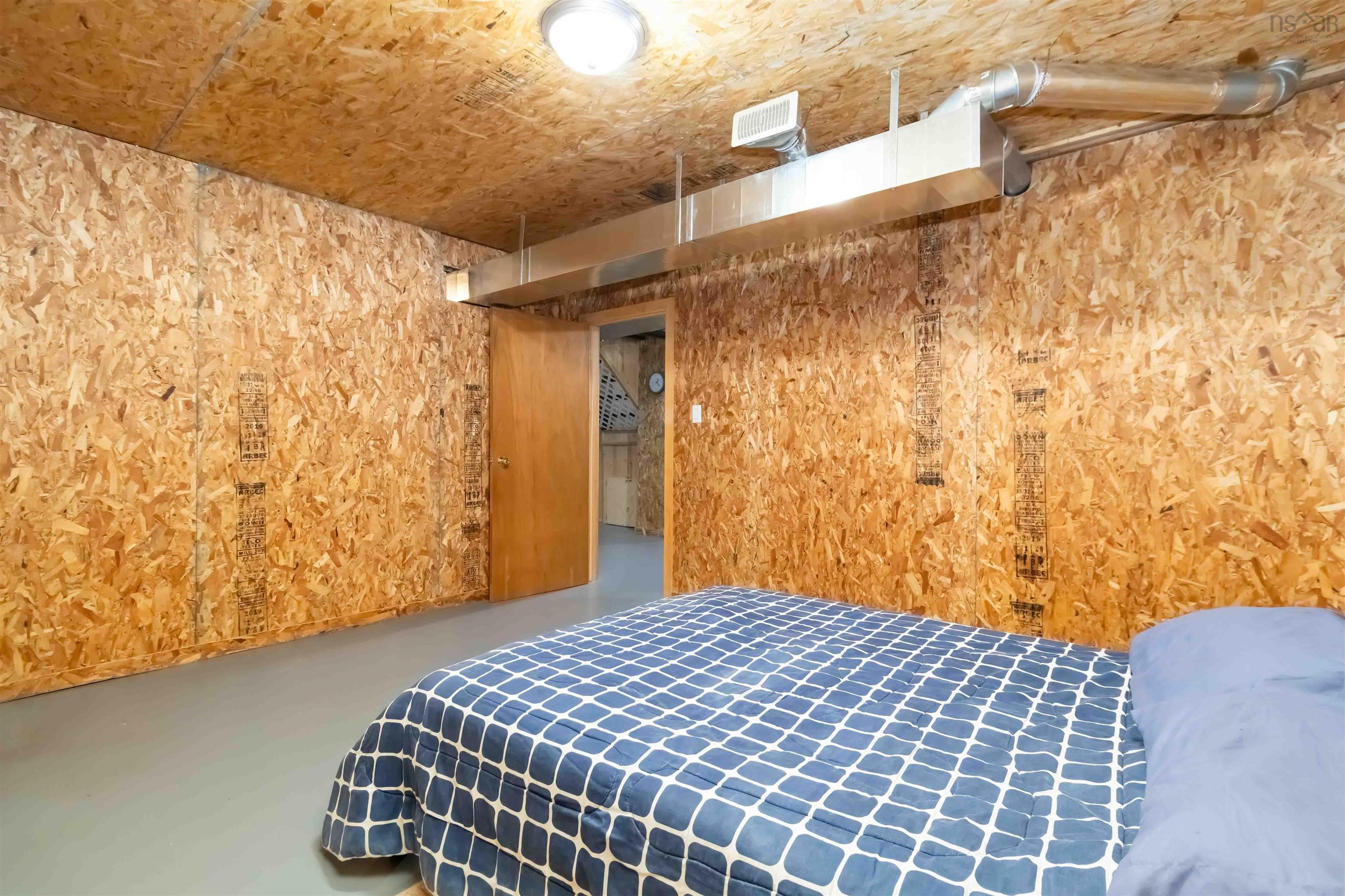 $325,000.00: 8215 Highway 8, South Brookfield