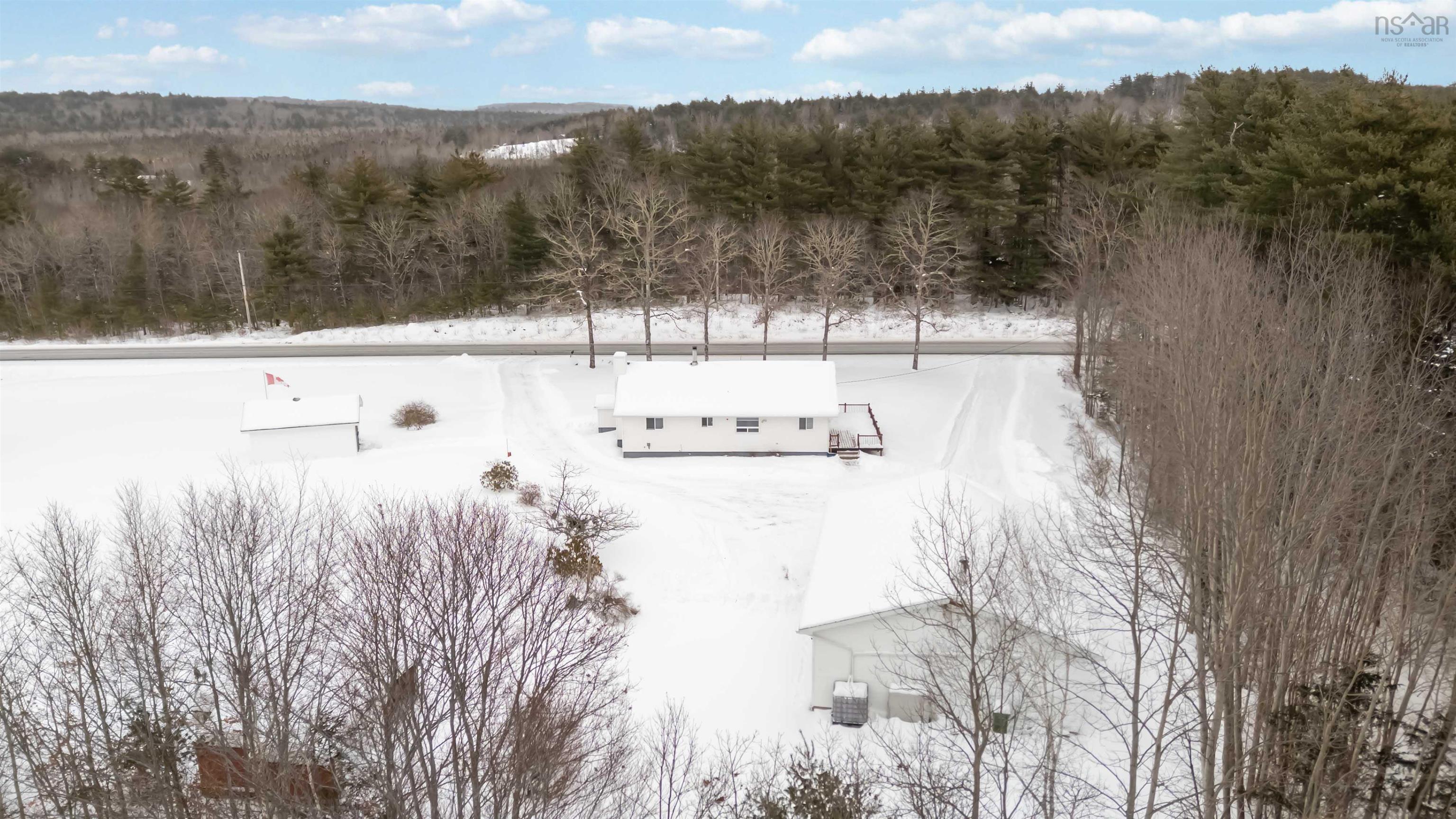 $325,000.00: 8215 Highway 8, South Brookfield