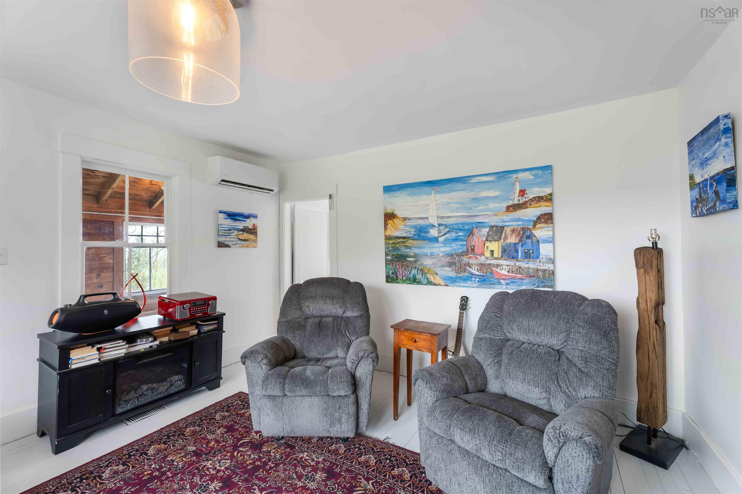 $305,000.00: 1898 Hampton Mountain Road, Hampton