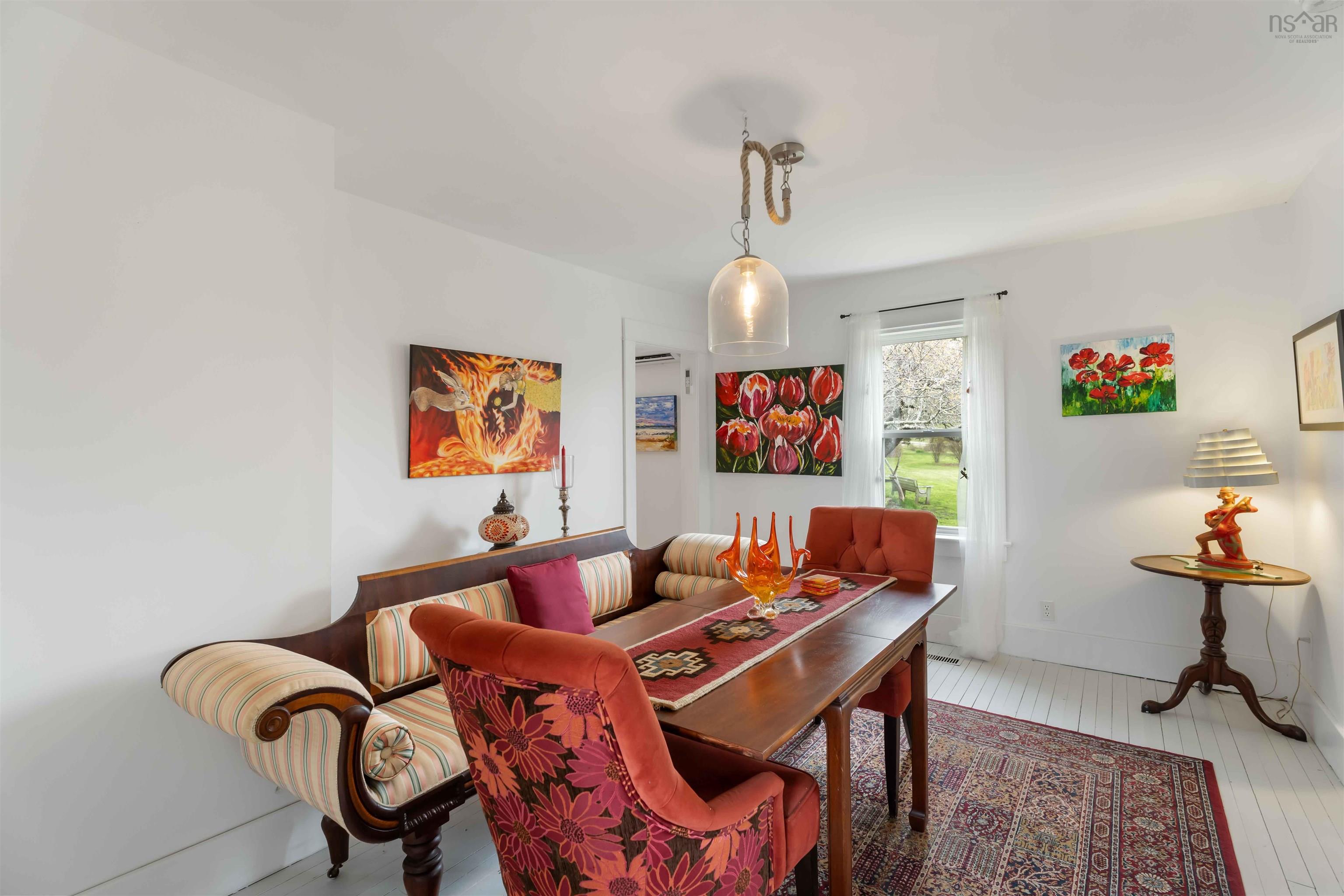 $305,000.00: 1898 Hampton Mountain Road, Hampton