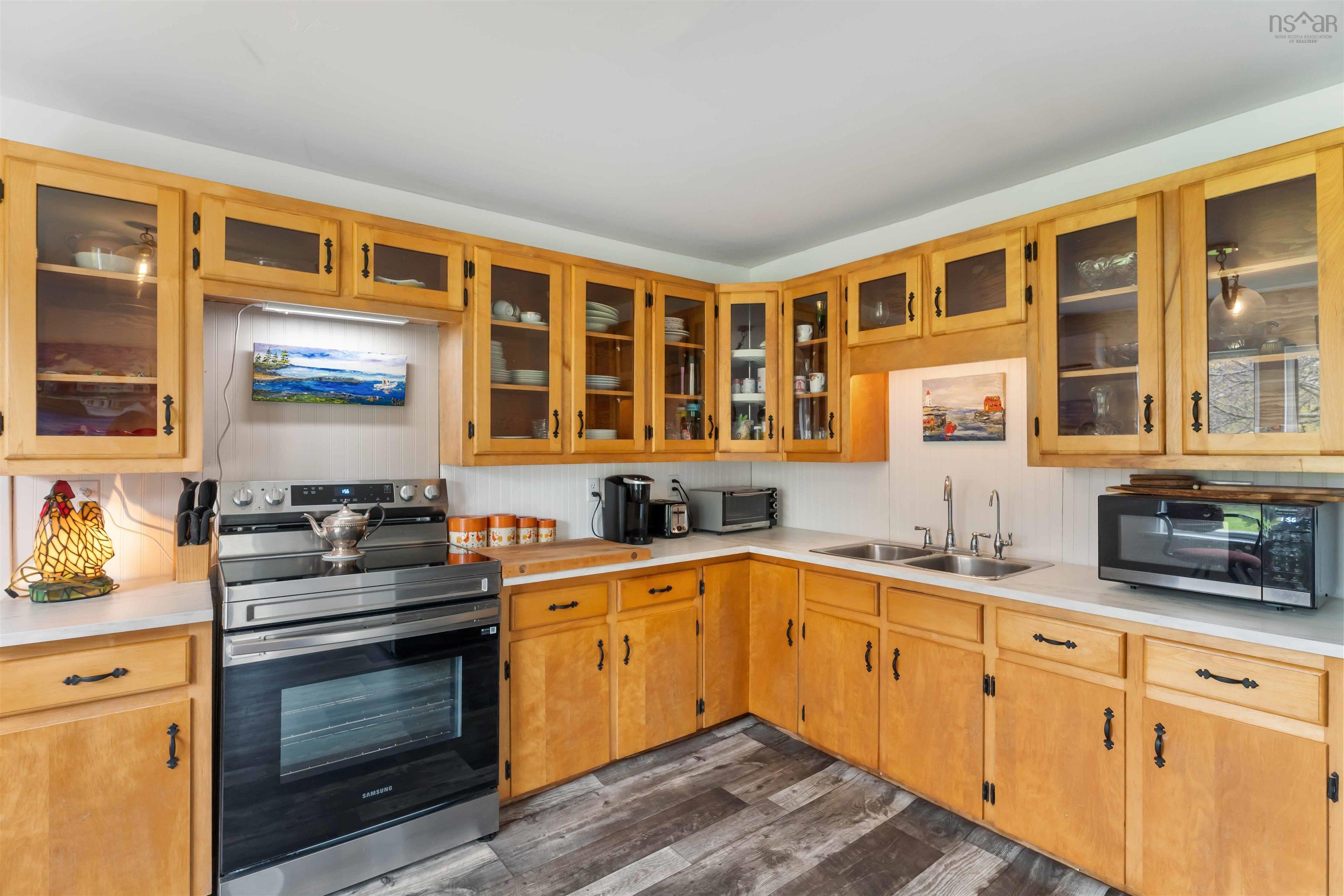 $305,000.00: 1898 Hampton Mountain Road, Hampton