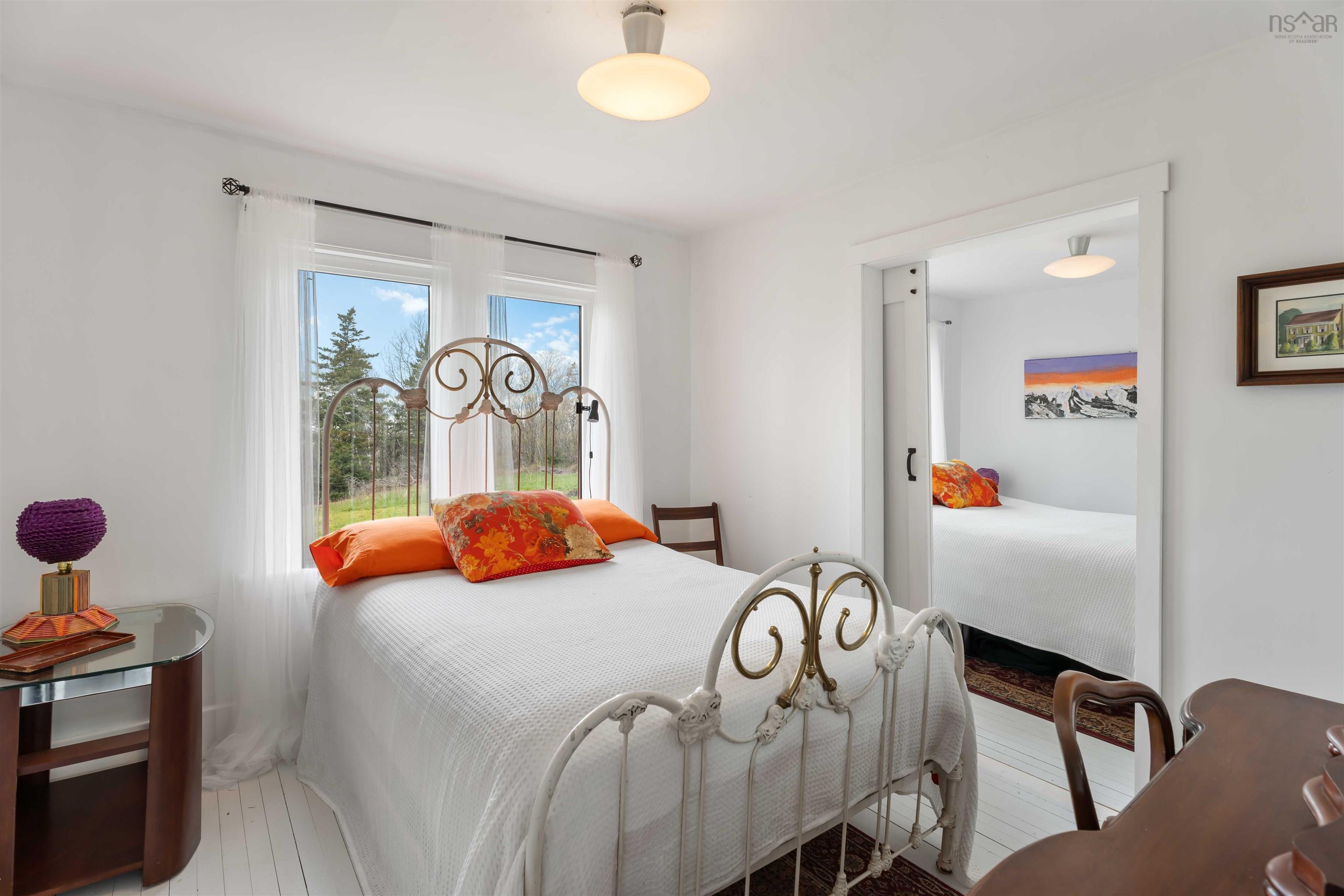 $305,000.00: 1898 Hampton Mountain Road, Hampton