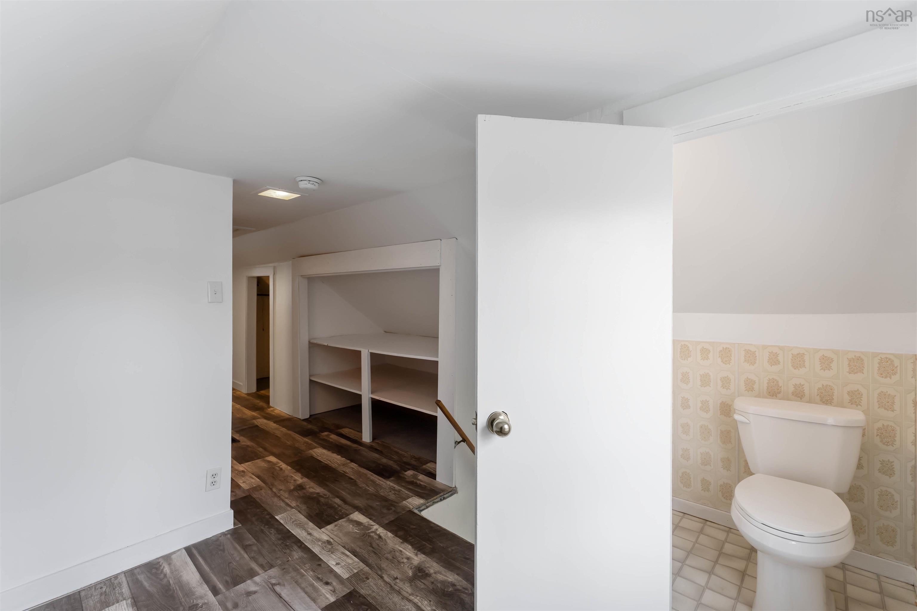 $305,000.00: 1898 Hampton Mountain Road, Hampton