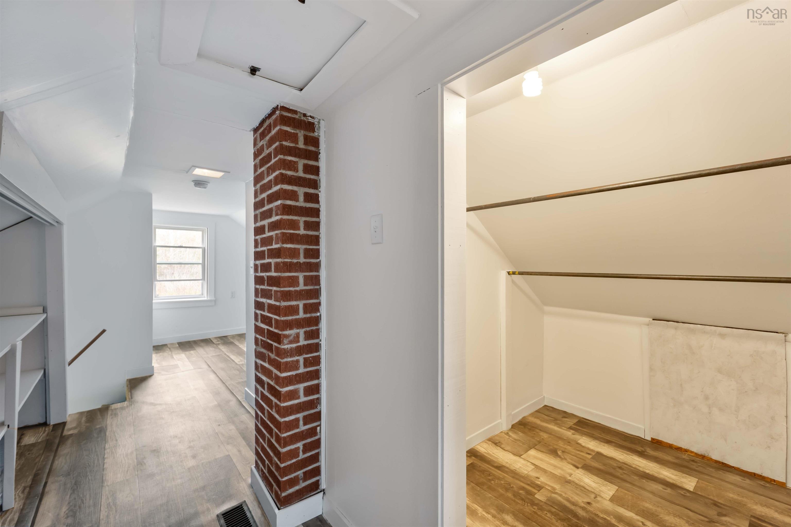 $305,000.00: 1898 Hampton Mountain Road, Hampton