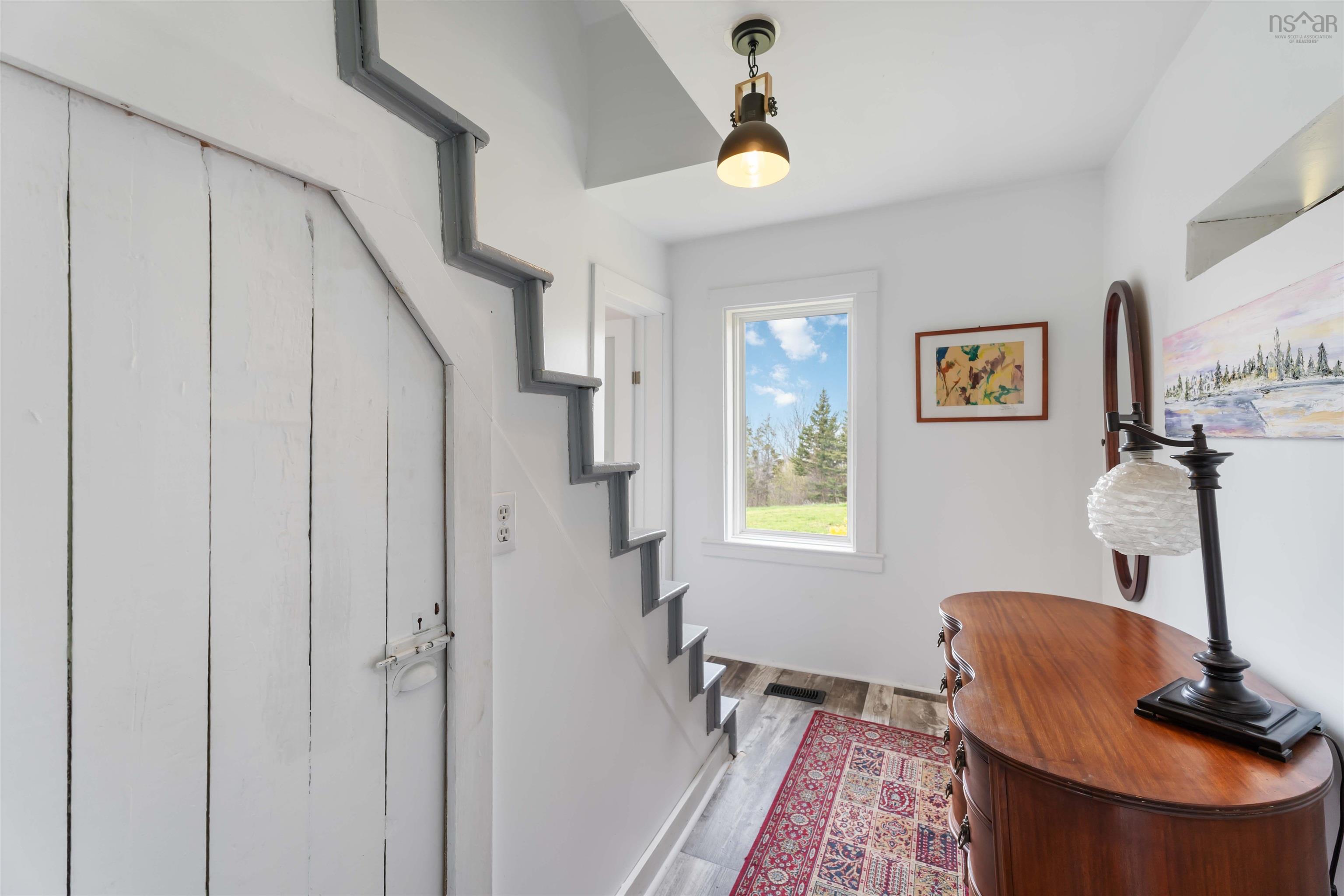 $305,000.00: 1898 Hampton Mountain Road, Hampton