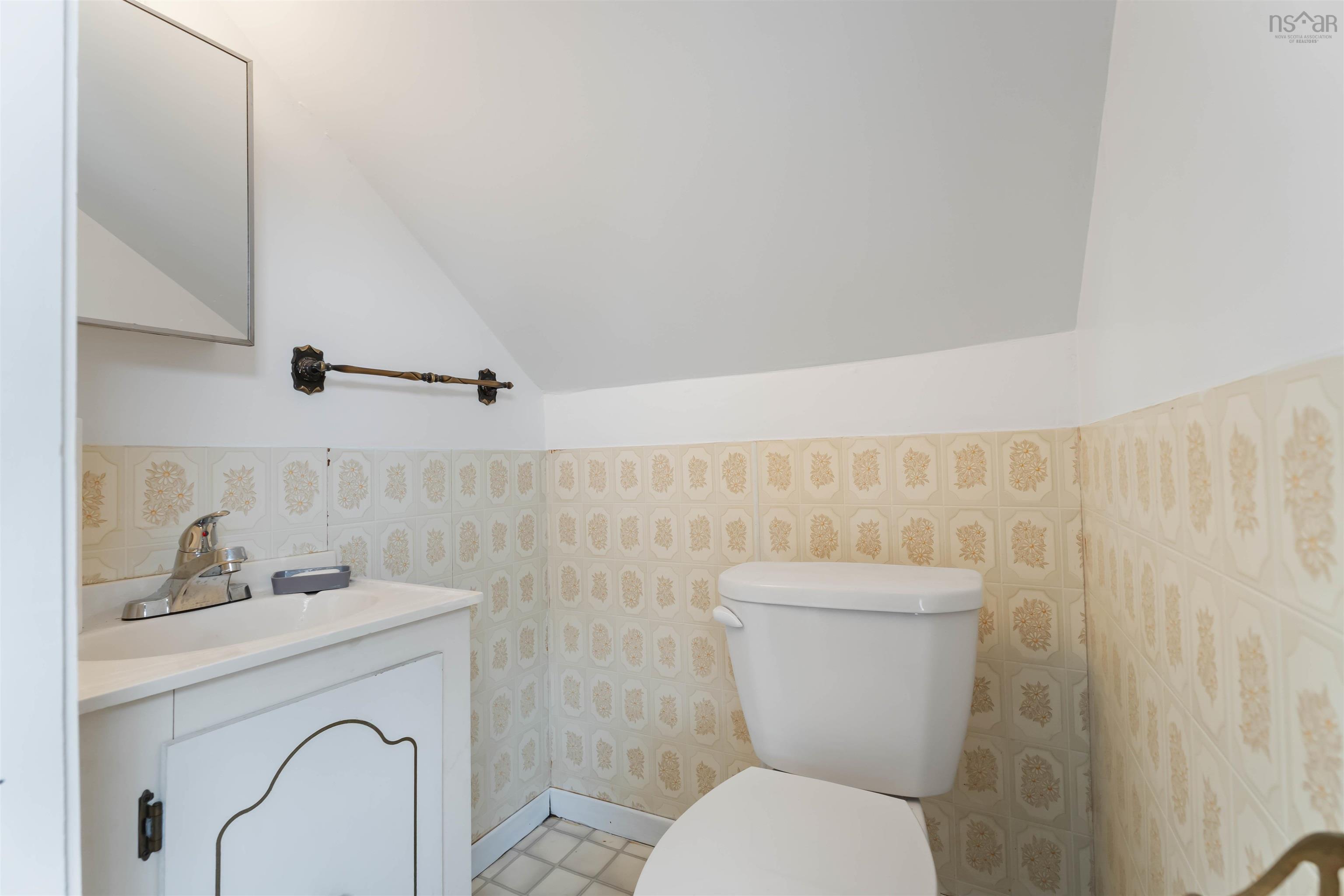 $305,000.00: 1898 Hampton Mountain Road, Hampton