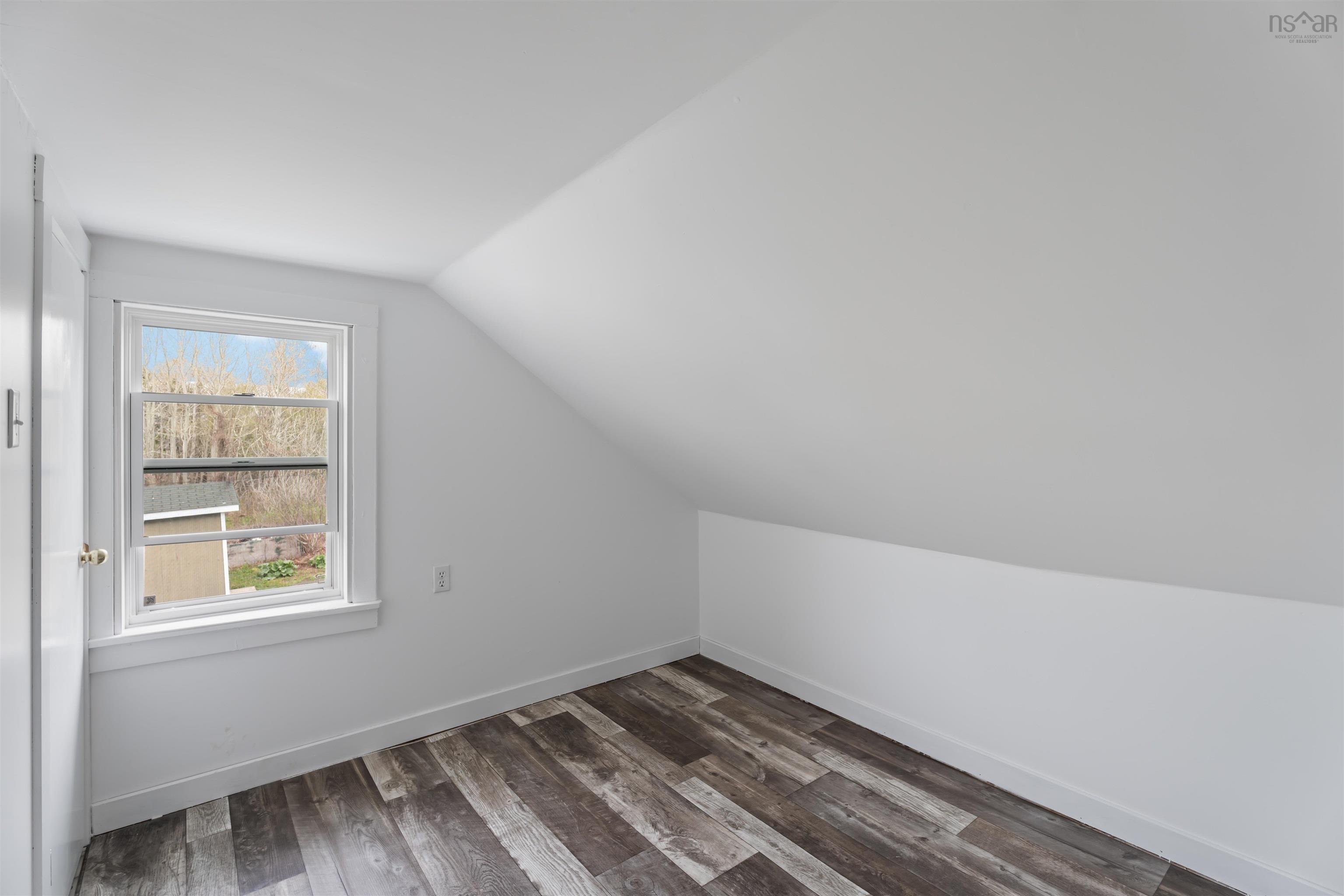 $305,000.00: 1898 Hampton Mountain Road, Hampton