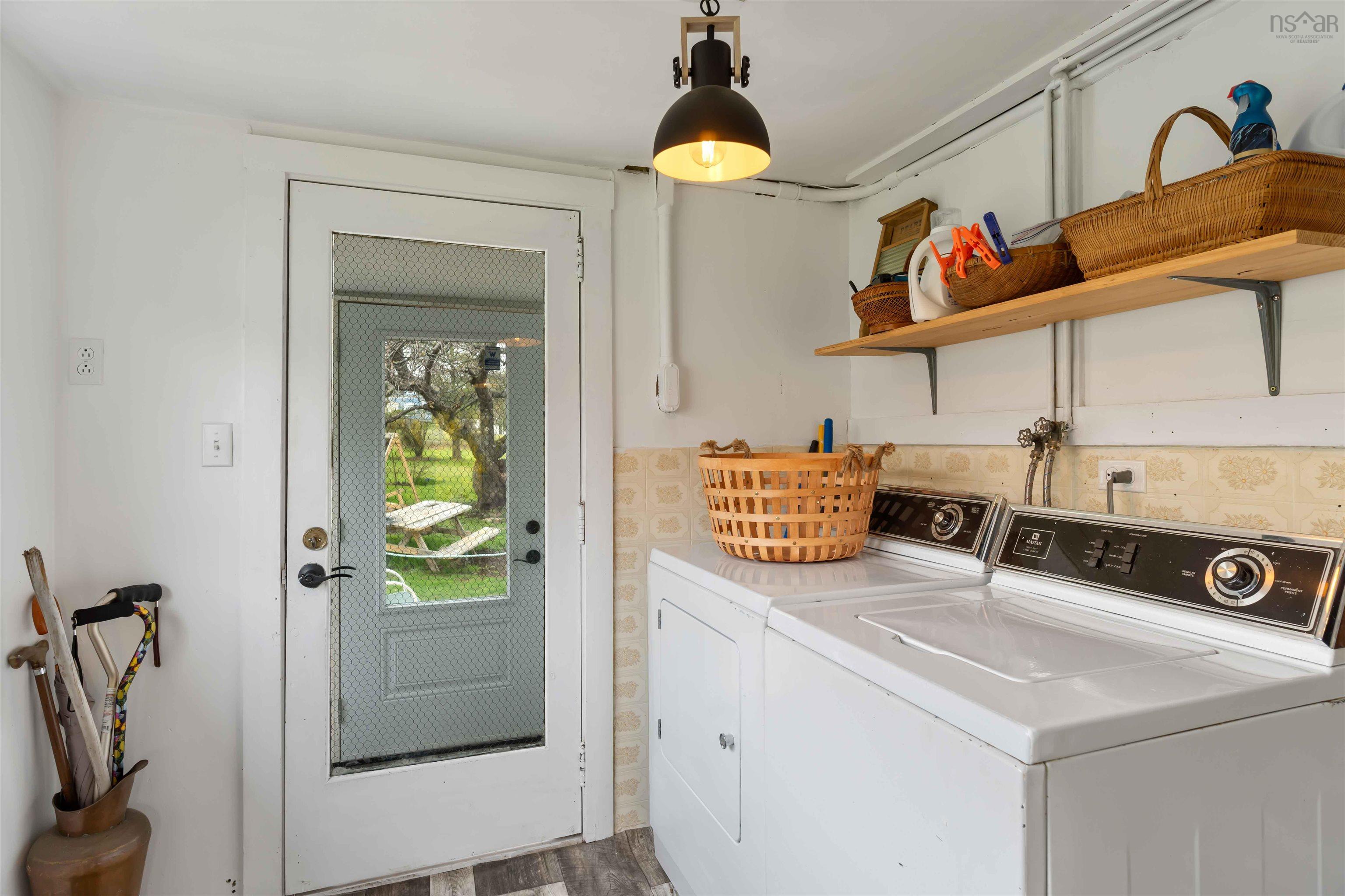 $305,000.00: 1898 Hampton Mountain Road, Hampton