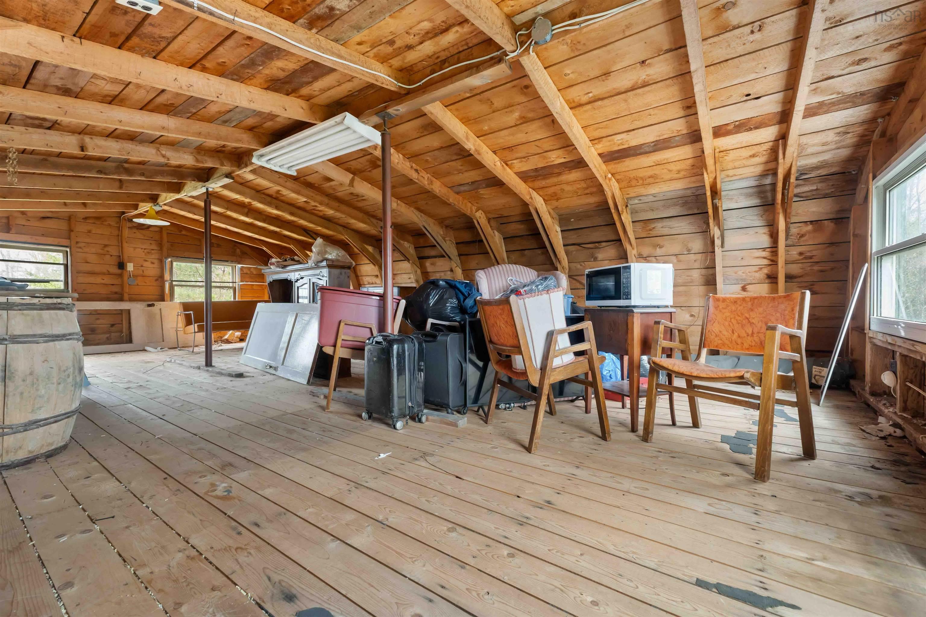 $305,000.00: 1898 Hampton Mountain Road, Hampton