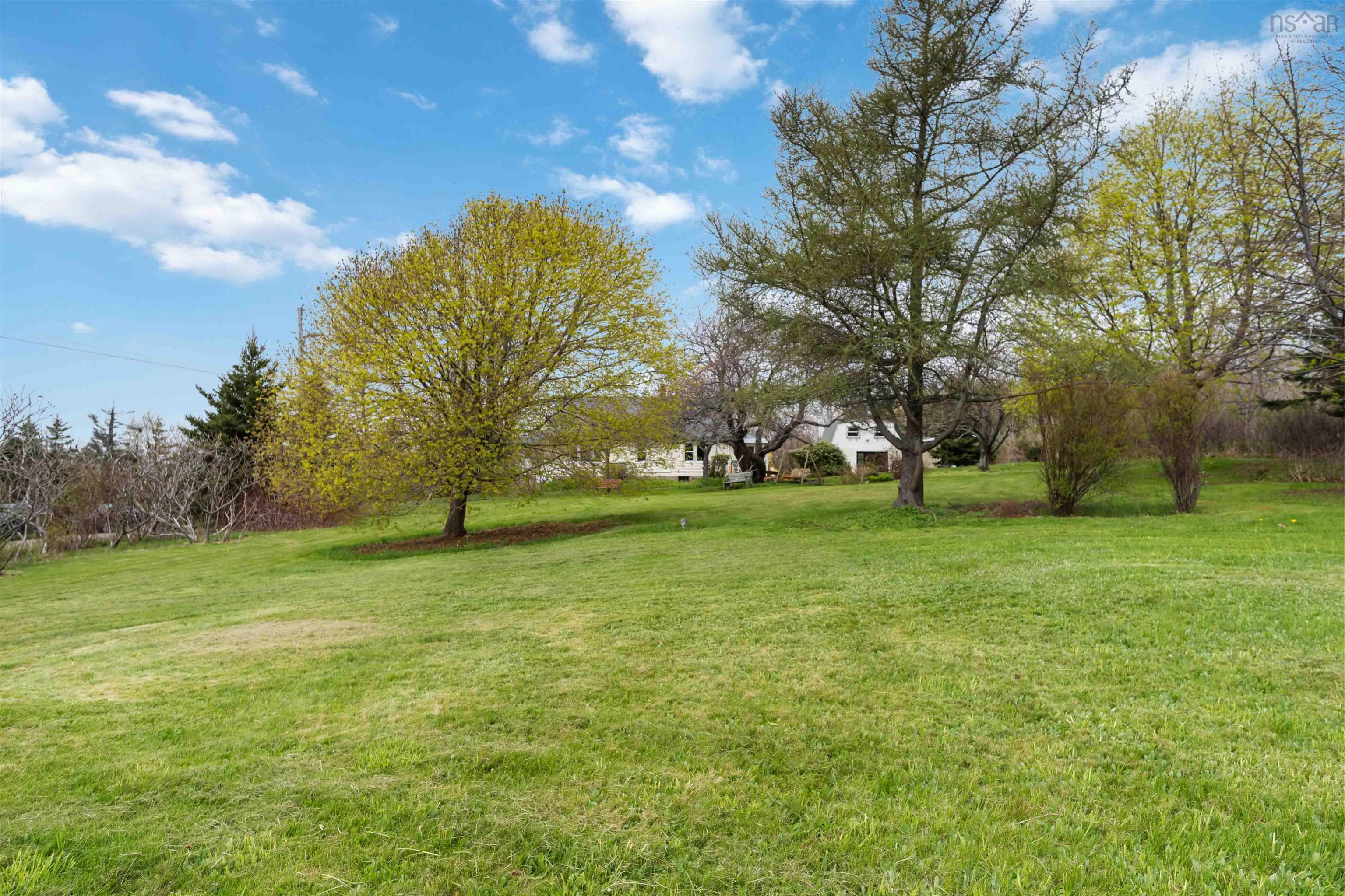 $305,000.00: 1898 Hampton Mountain Road, Hampton