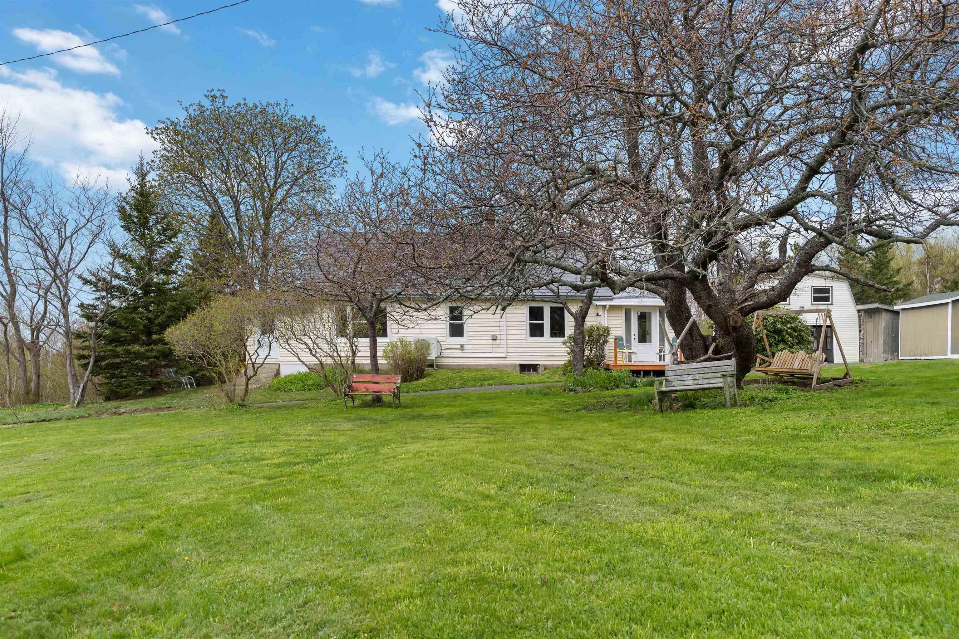 $305,000.00: 1898 Hampton Mountain Road, Hampton