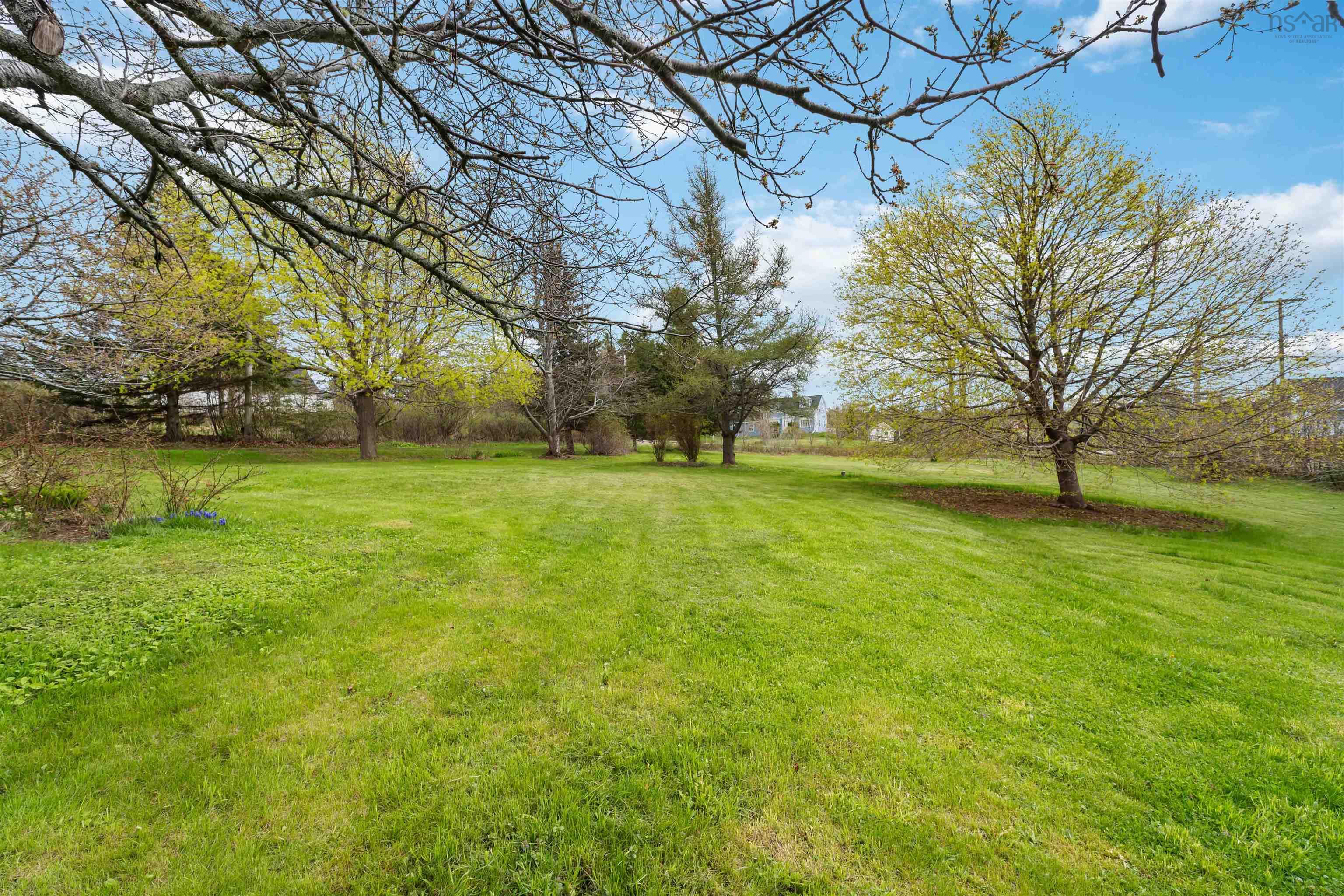 $305,000.00: 1898 Hampton Mountain Road, Hampton