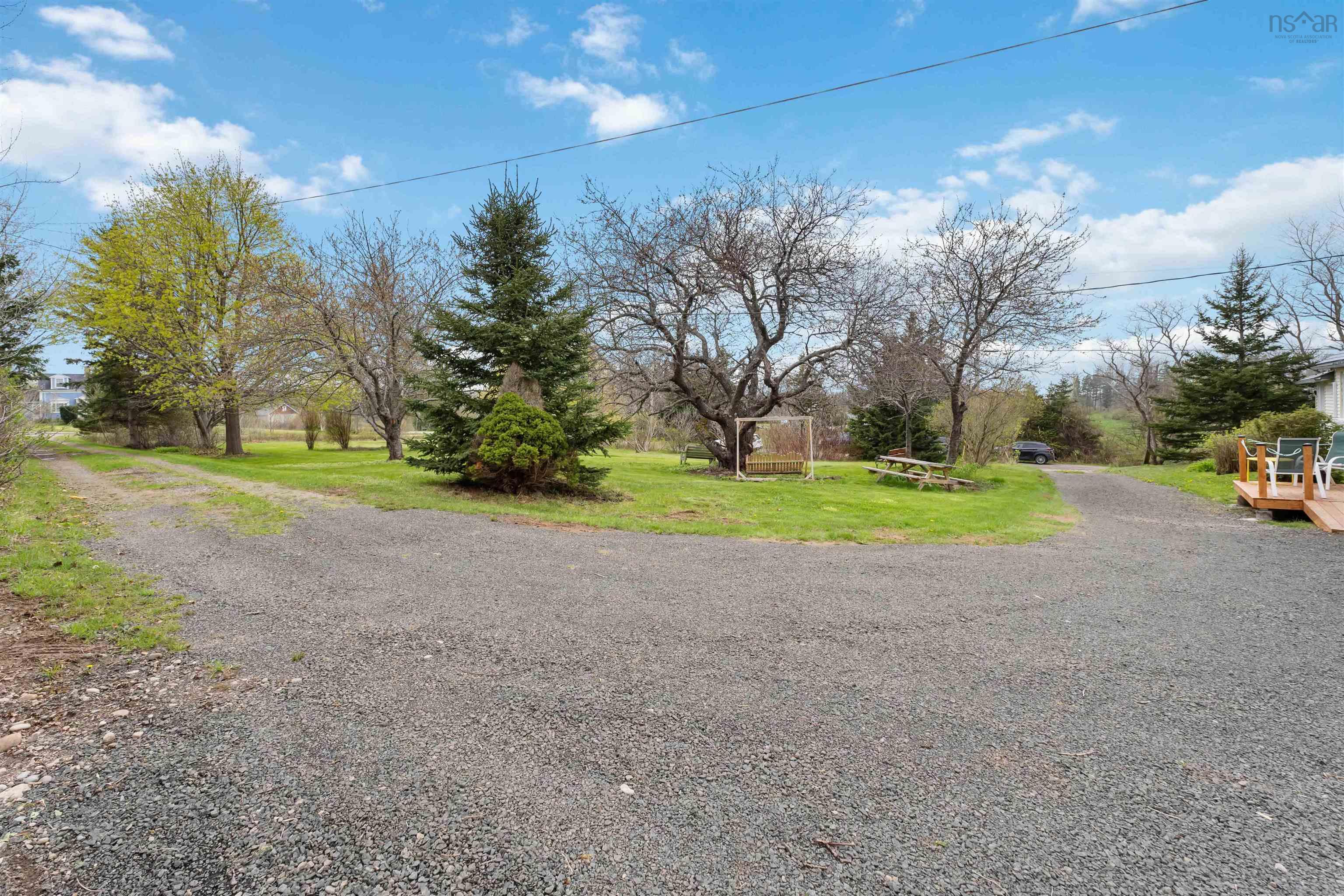 $305,000.00: 1898 Hampton Mountain Road, Hampton