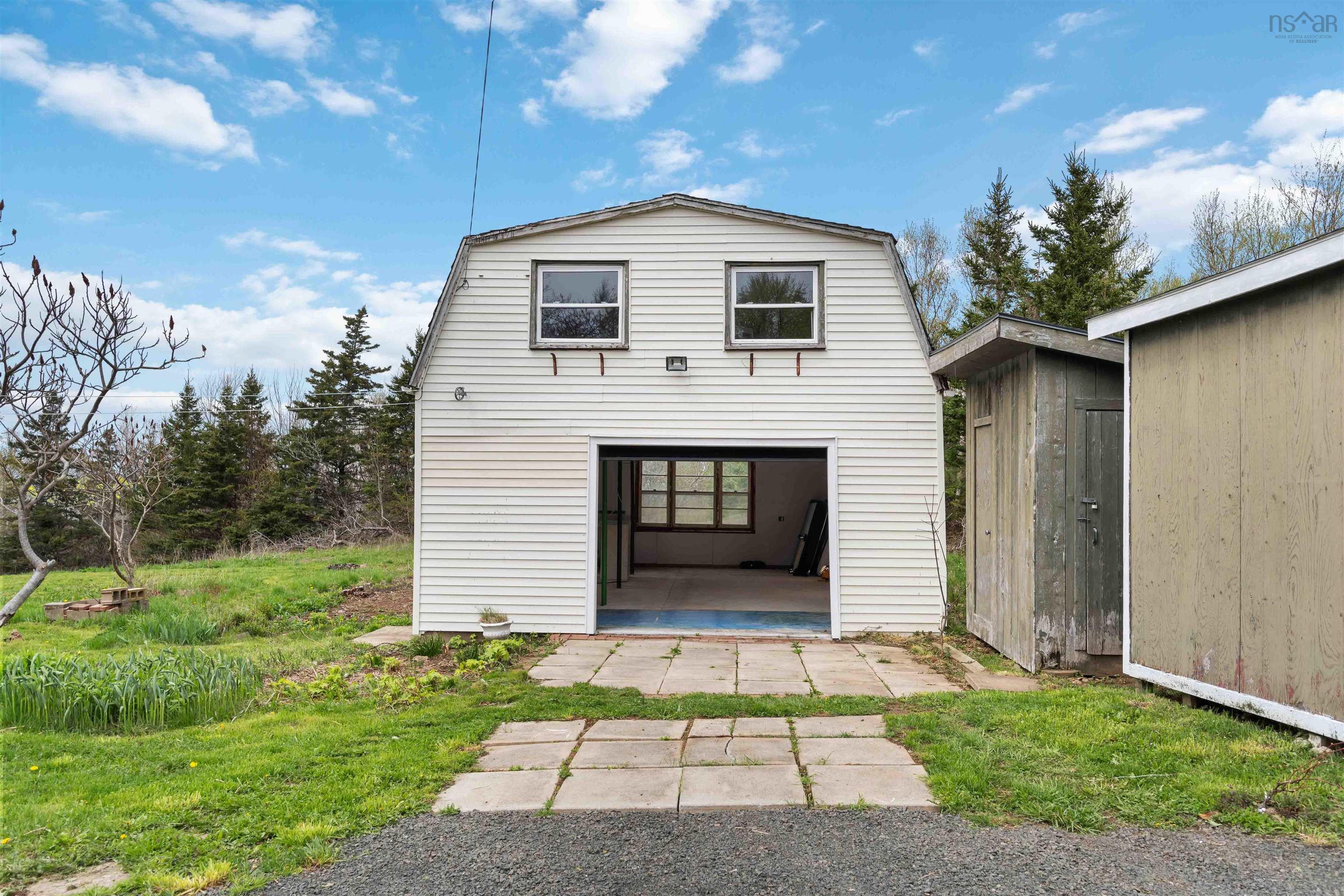 $305,000.00: 1898 Hampton Mountain Road, Hampton