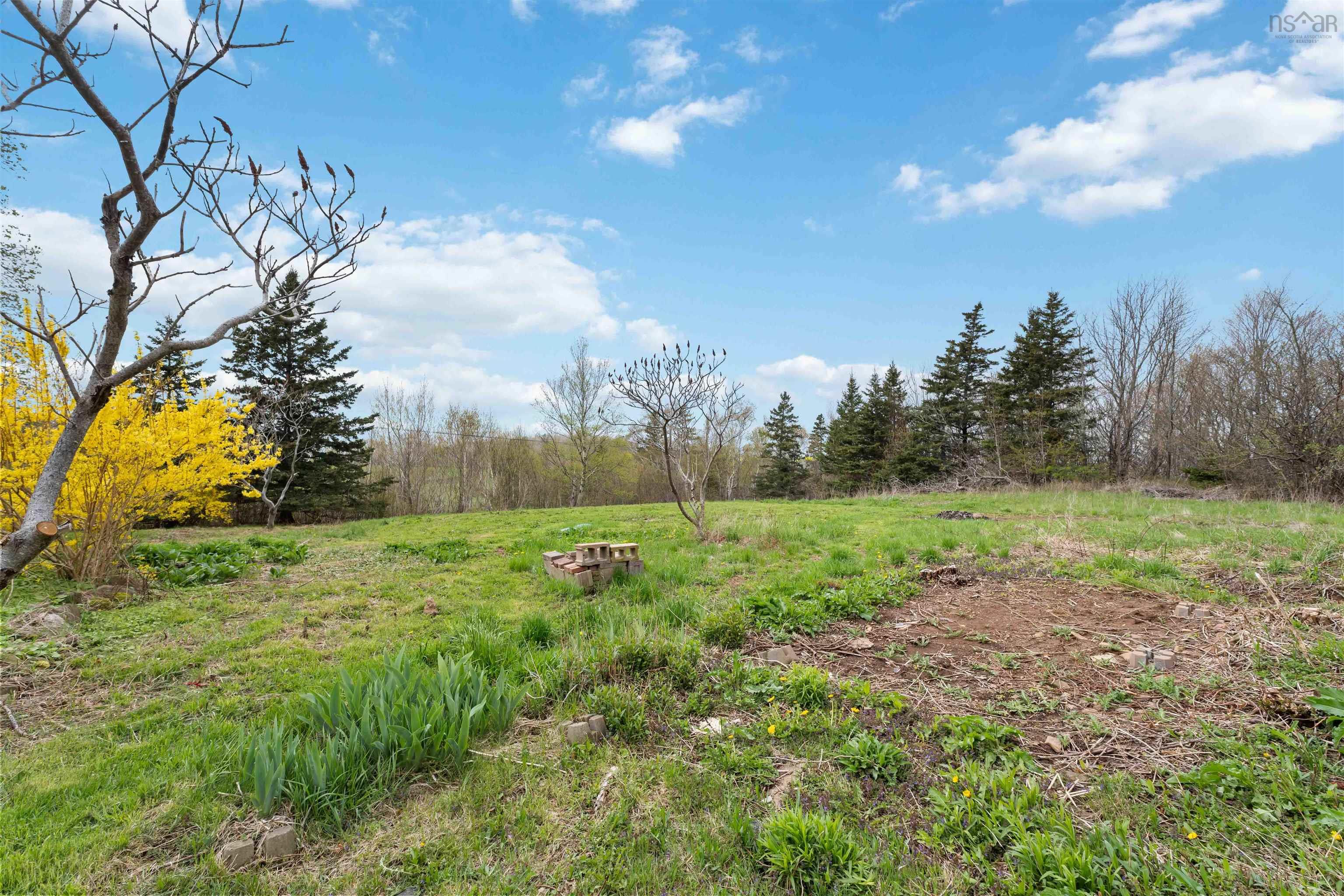 $305,000.00: 1898 Hampton Mountain Road, Hampton