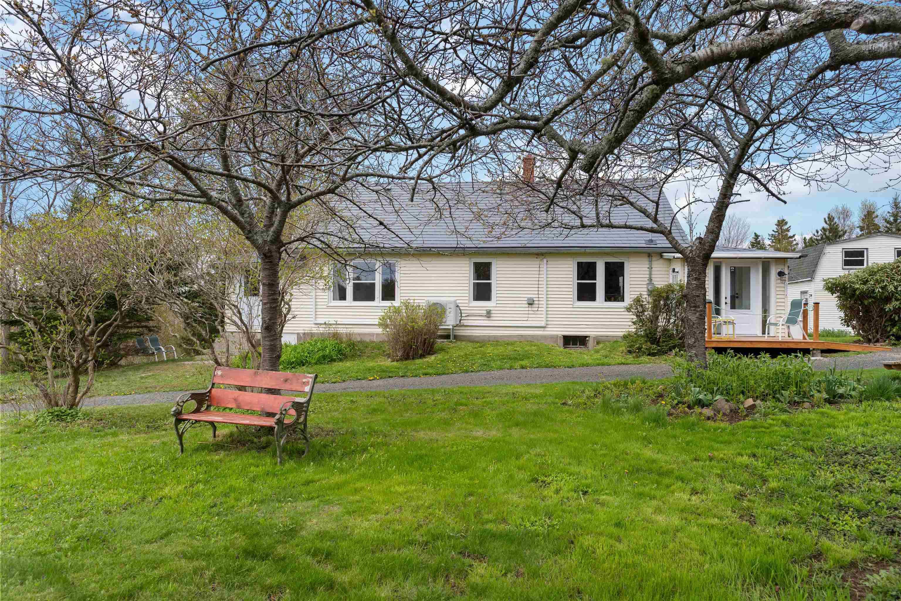 $305,000.00: 1898 Hampton Mountain Road, Hampton