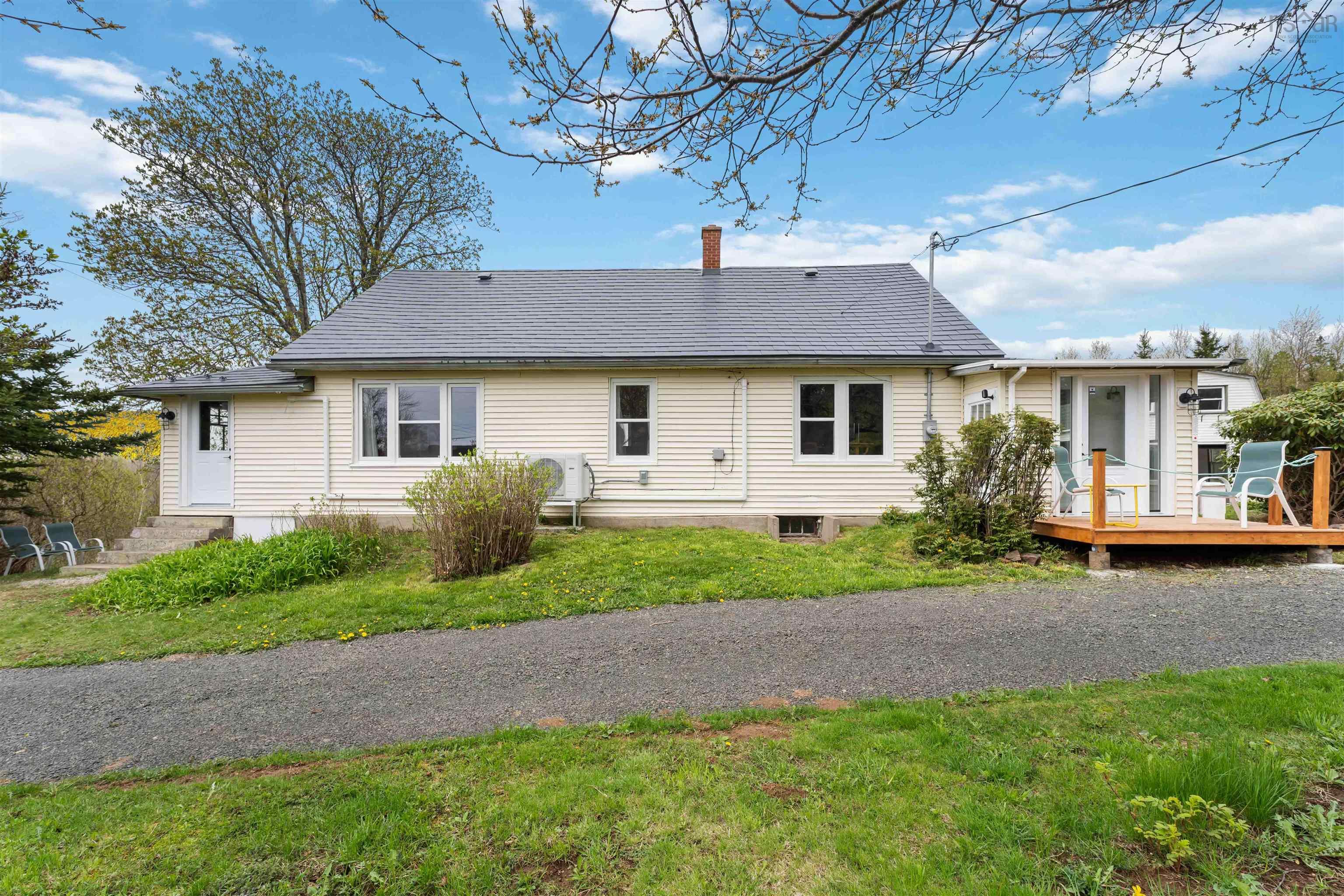 $305,000.00: 1898 Hampton Mountain Road, Hampton