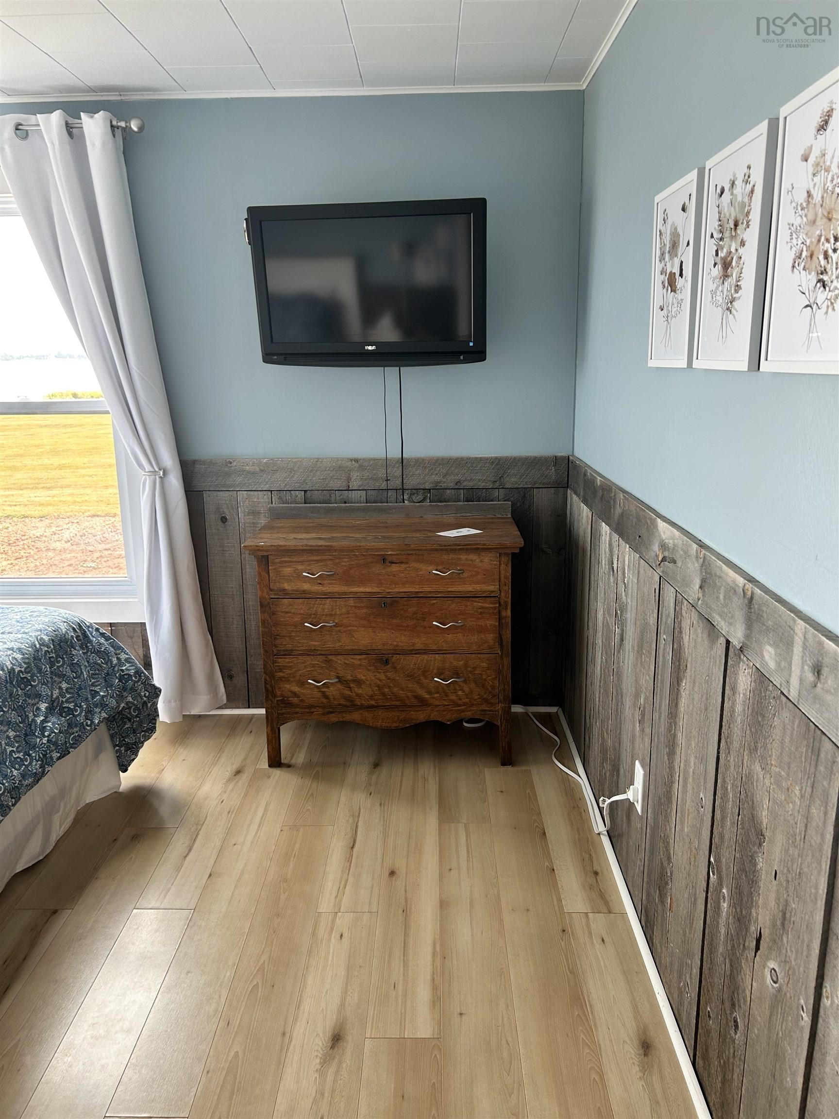 $379,900.00: 107 Hamilton Lane, Brule Point