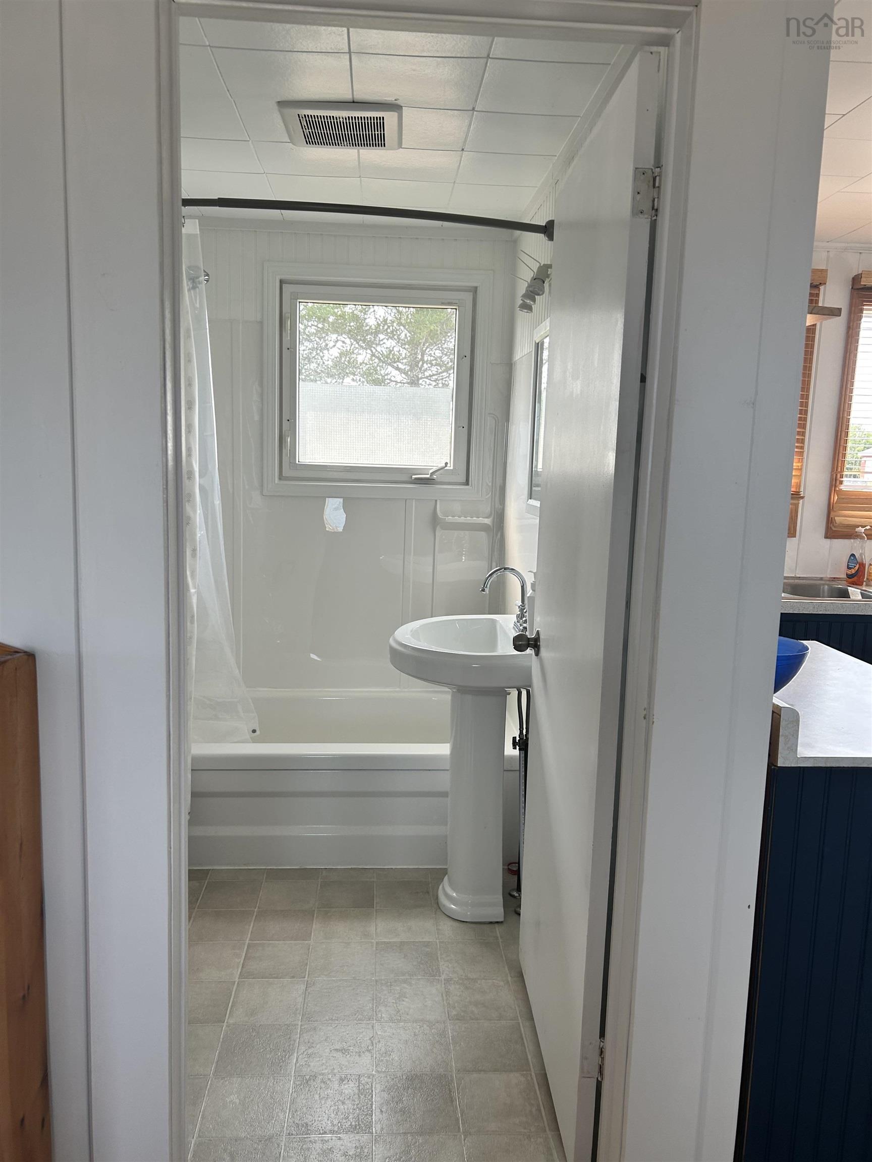 $379,900.00: 107 Hamilton Lane, Brule Point