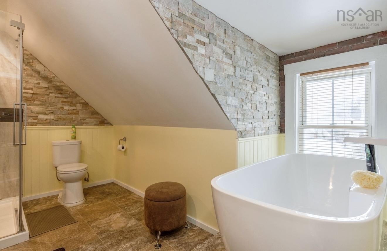 $669,000.00: 10352 1 Highway, Paradise