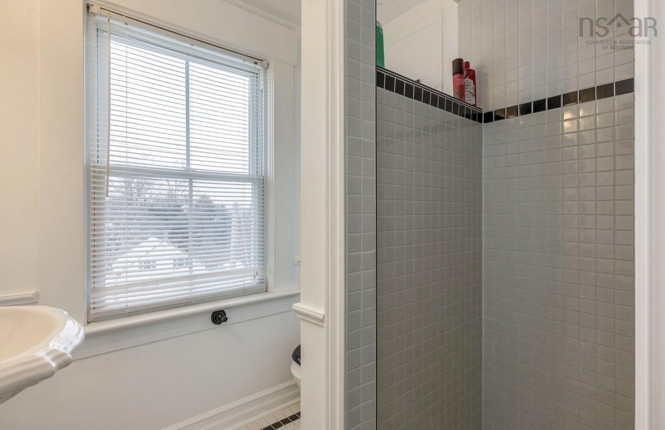 $669,000.00: 10352 1 Highway, Paradise