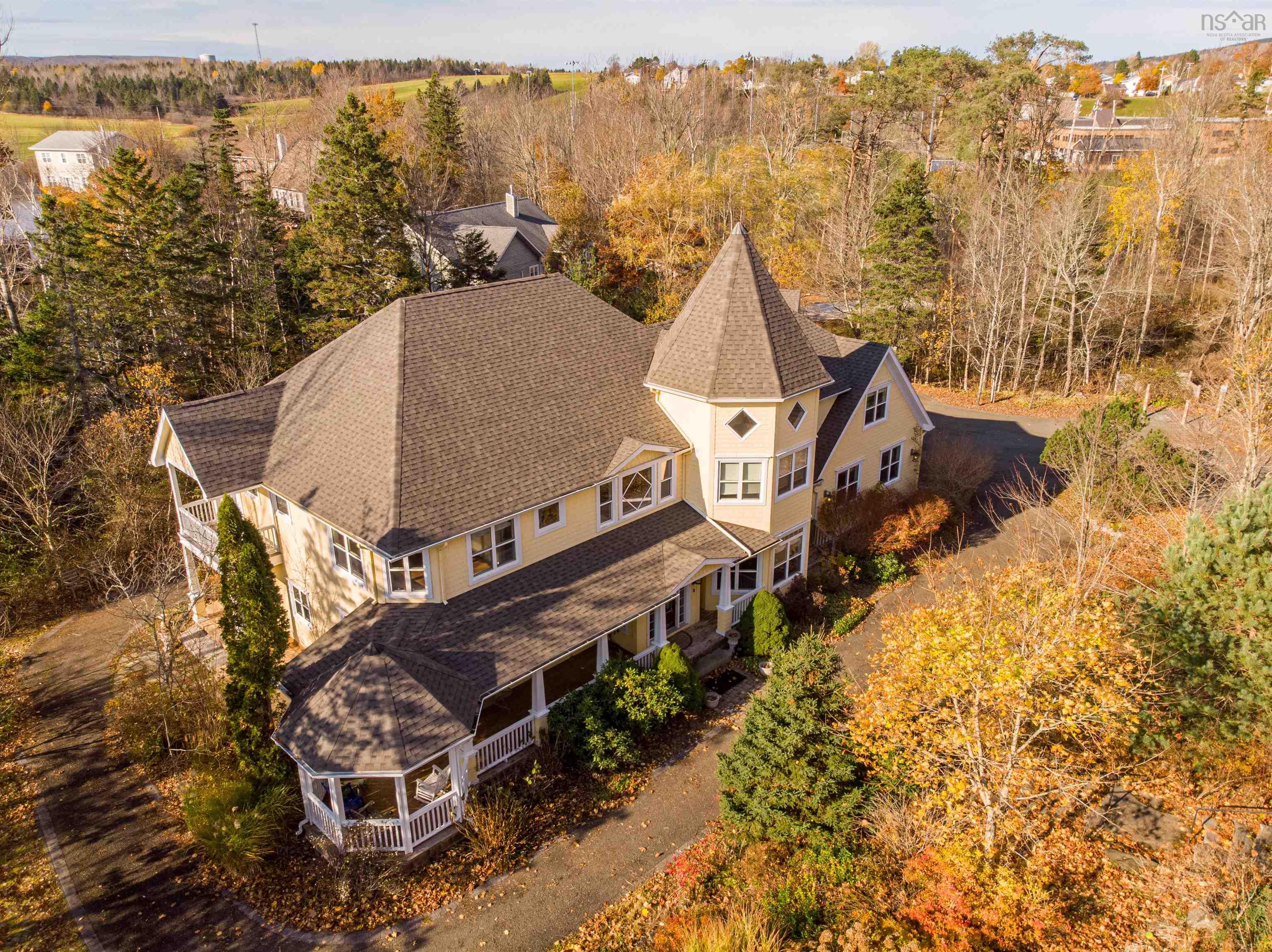 $1,050,000.00: 17 NICHOLSON COURT, Antigonish