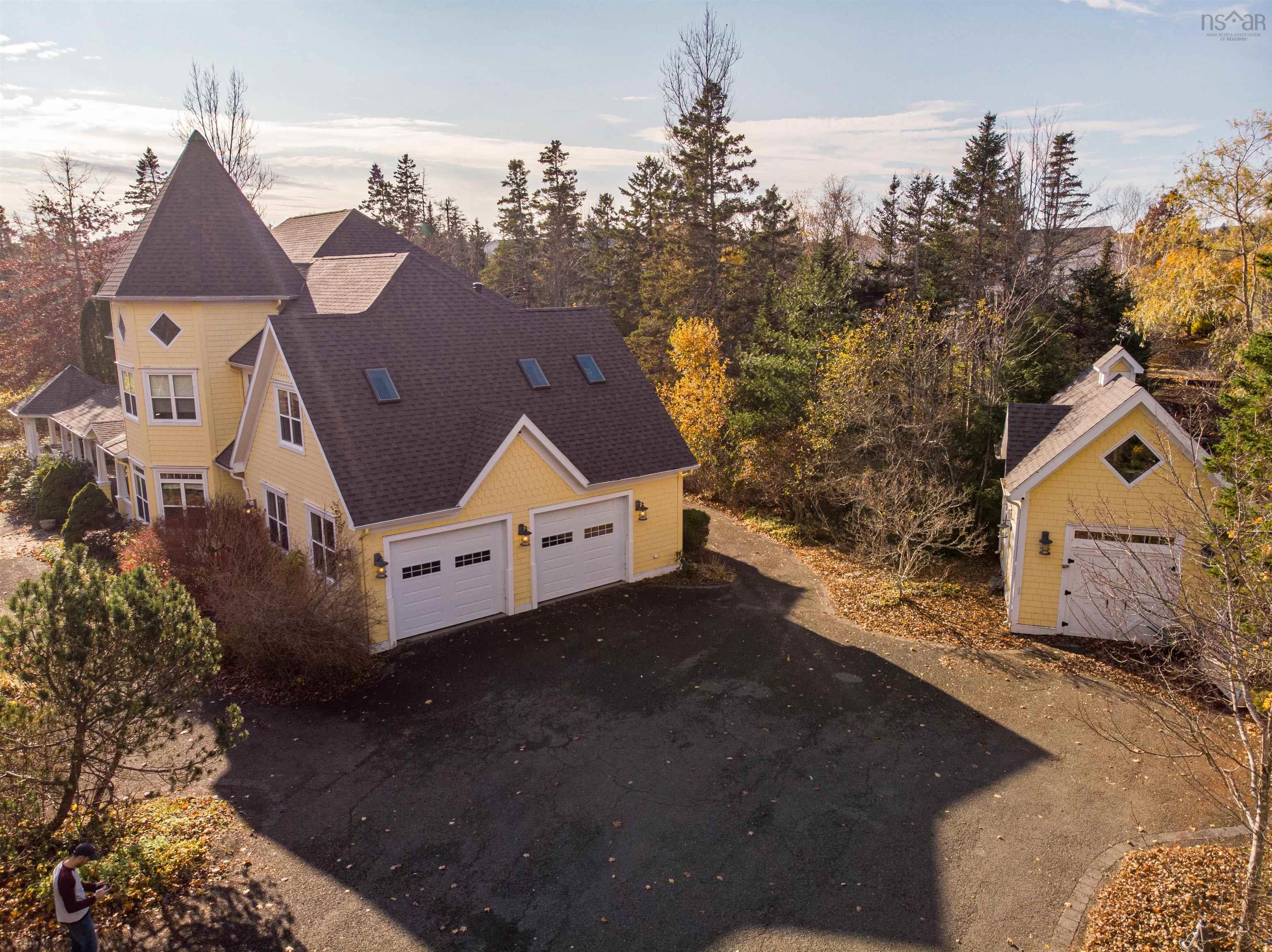 $1,050,000.00: 17 NICHOLSON COURT, Antigonish