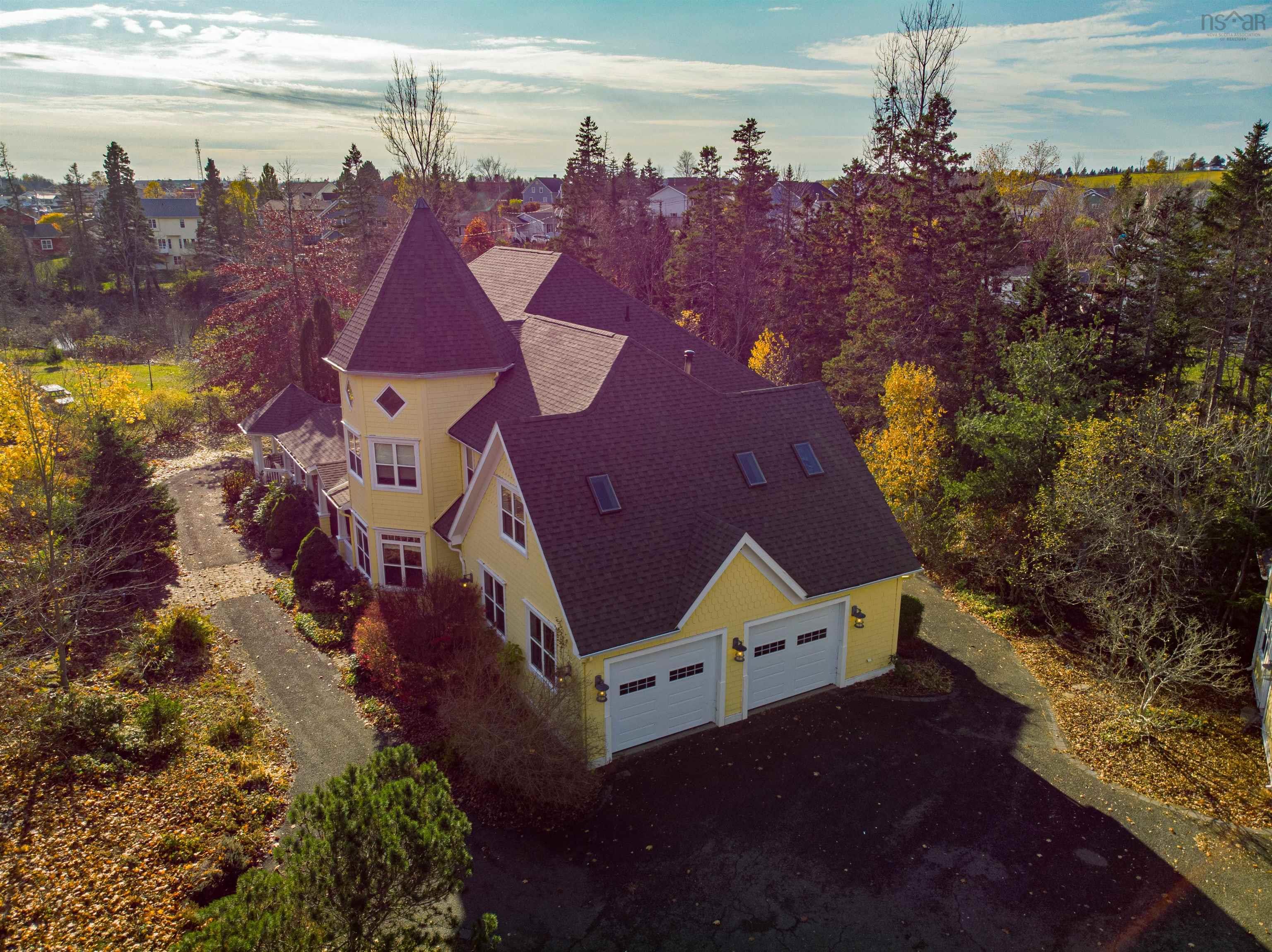 $1,050,000.00: 17 NICHOLSON COURT, Antigonish