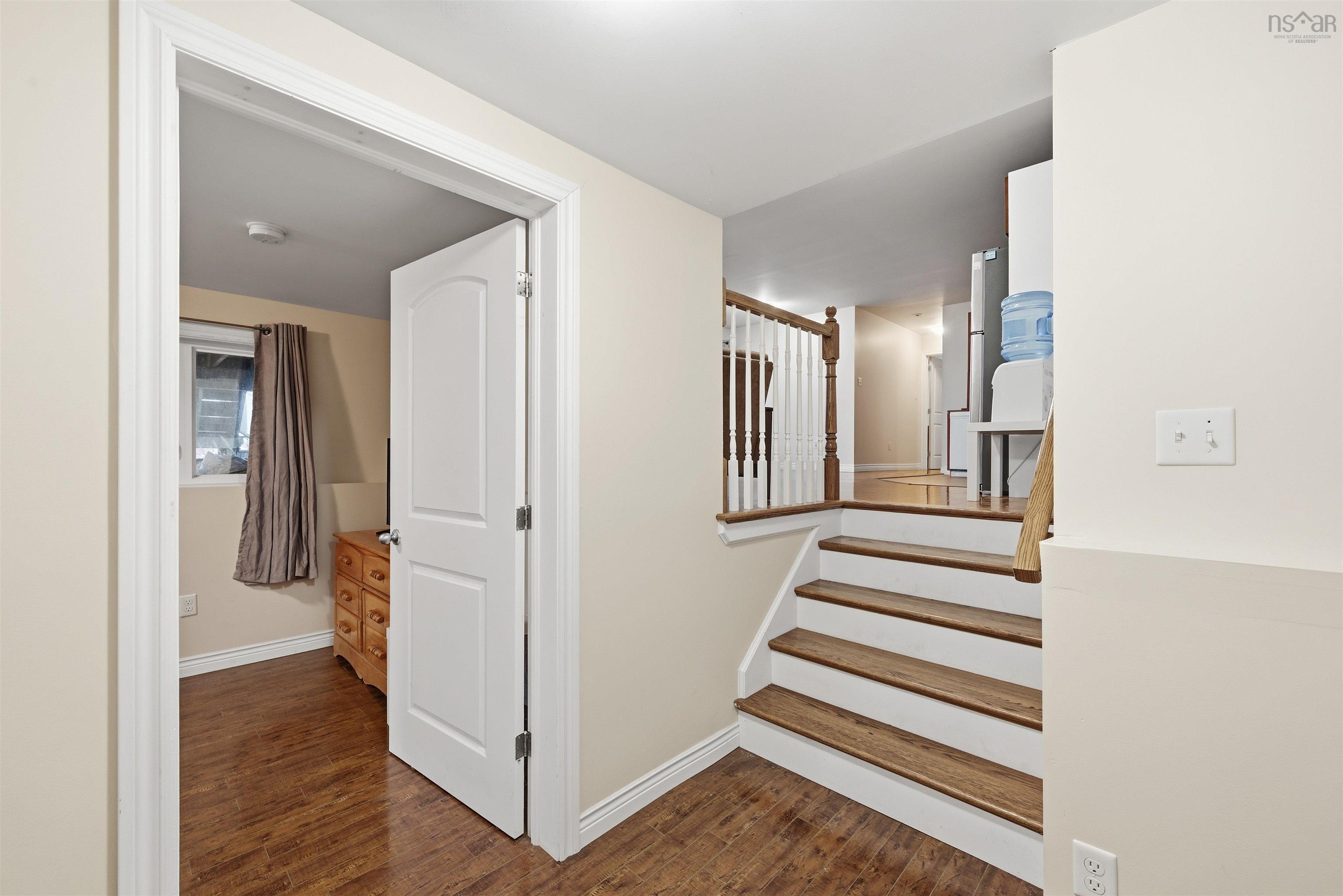 $995,000.00: 215 Cloverdale Drive, Martock