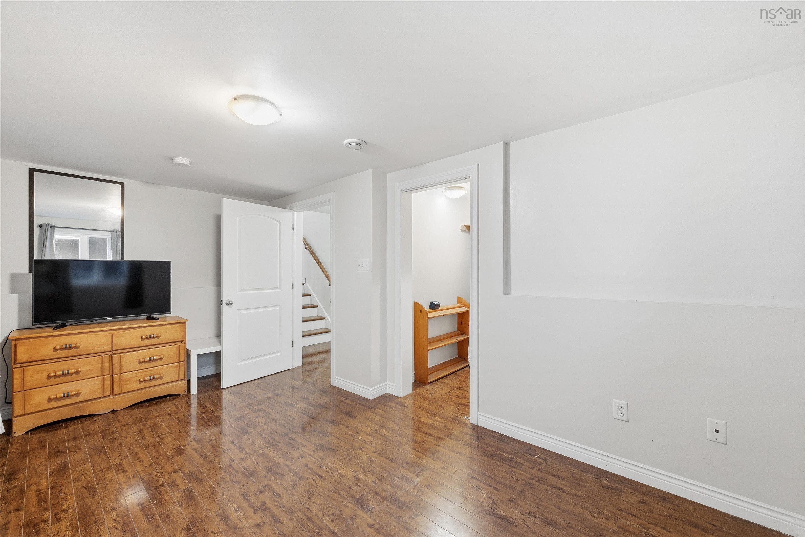 $995,000.00: 215 Cloverdale Drive, Martock