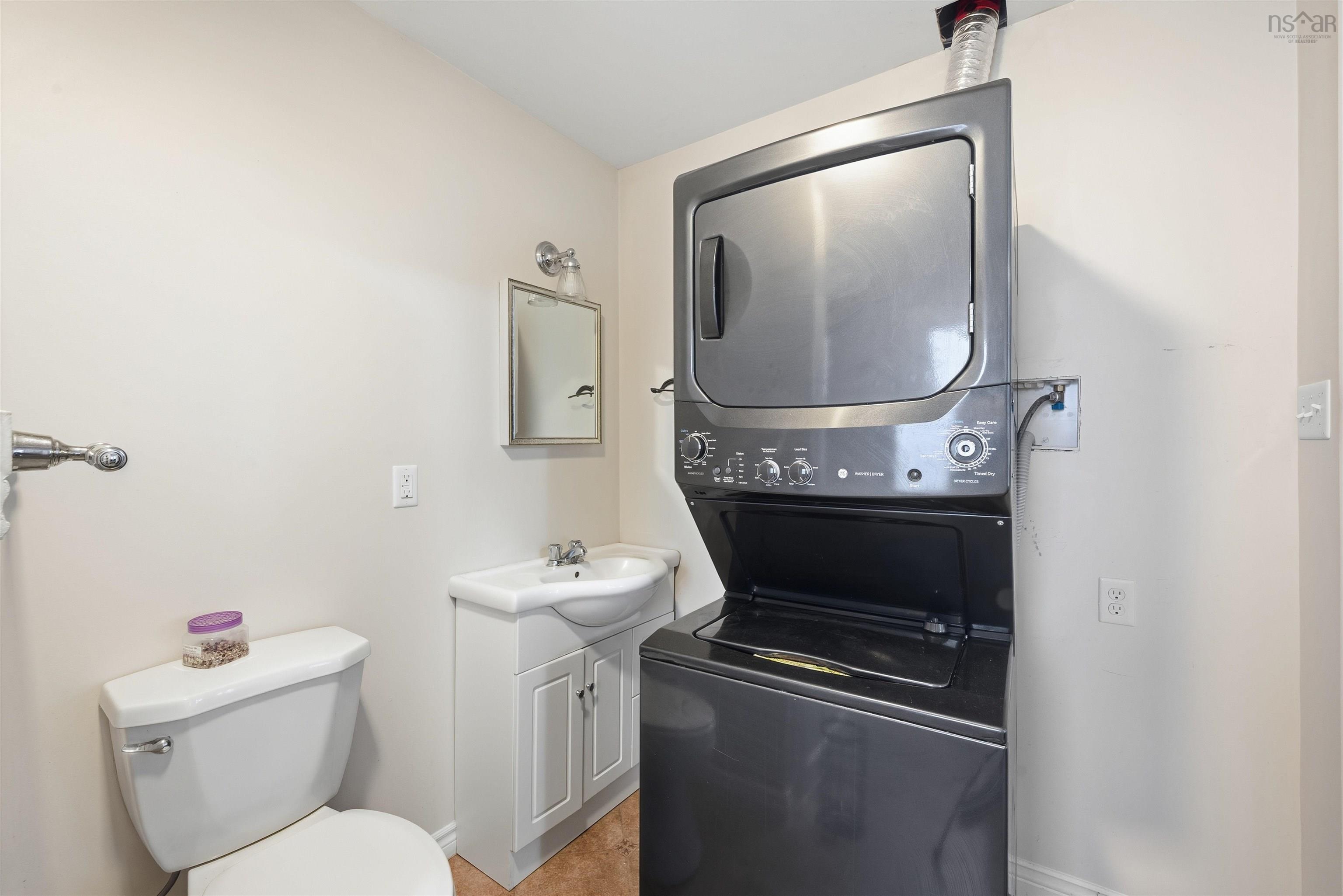 $995,000.00: 215 Cloverdale Drive, Martock