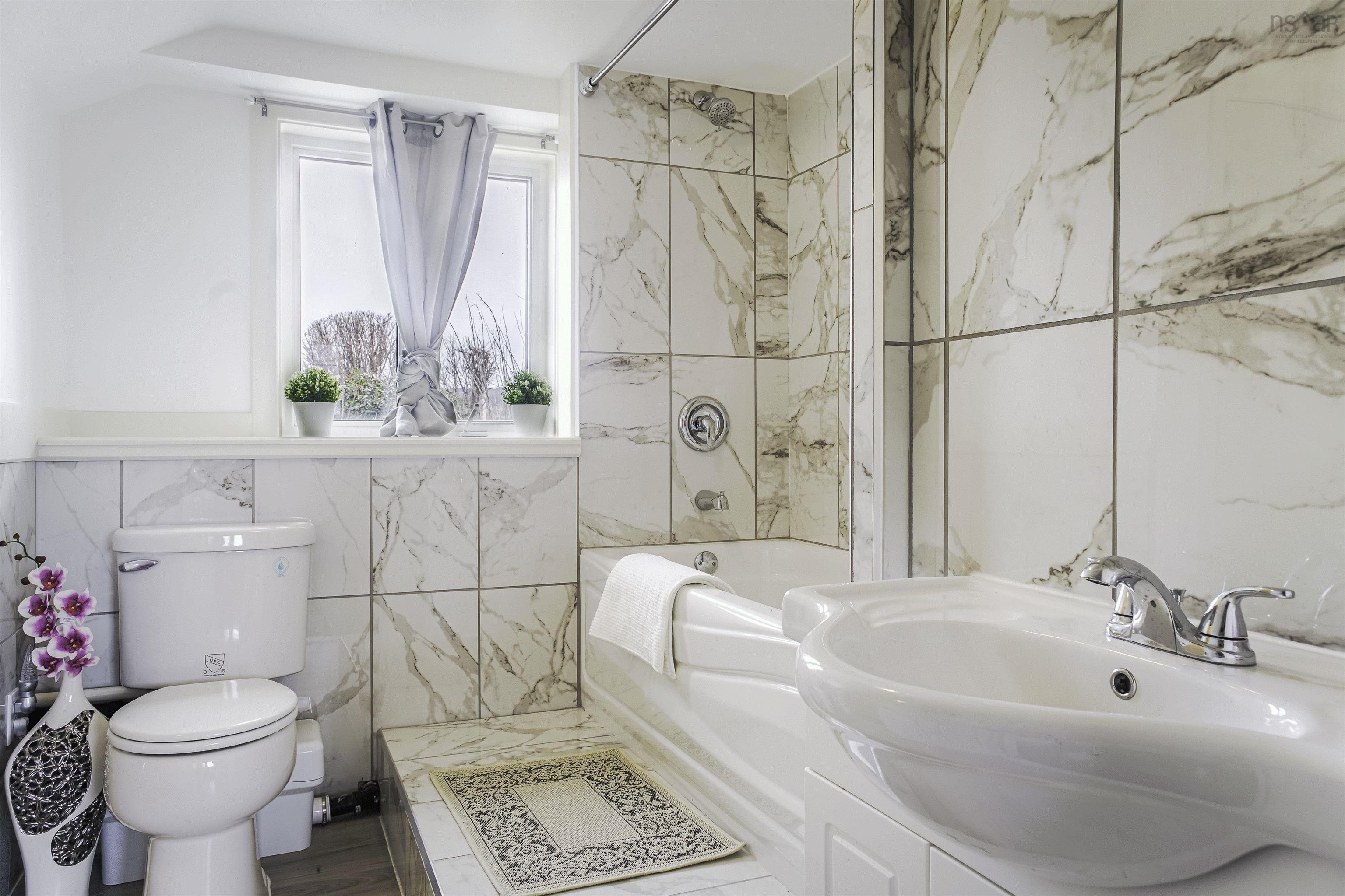 $995,000.00: 215 Cloverdale Drive, Martock