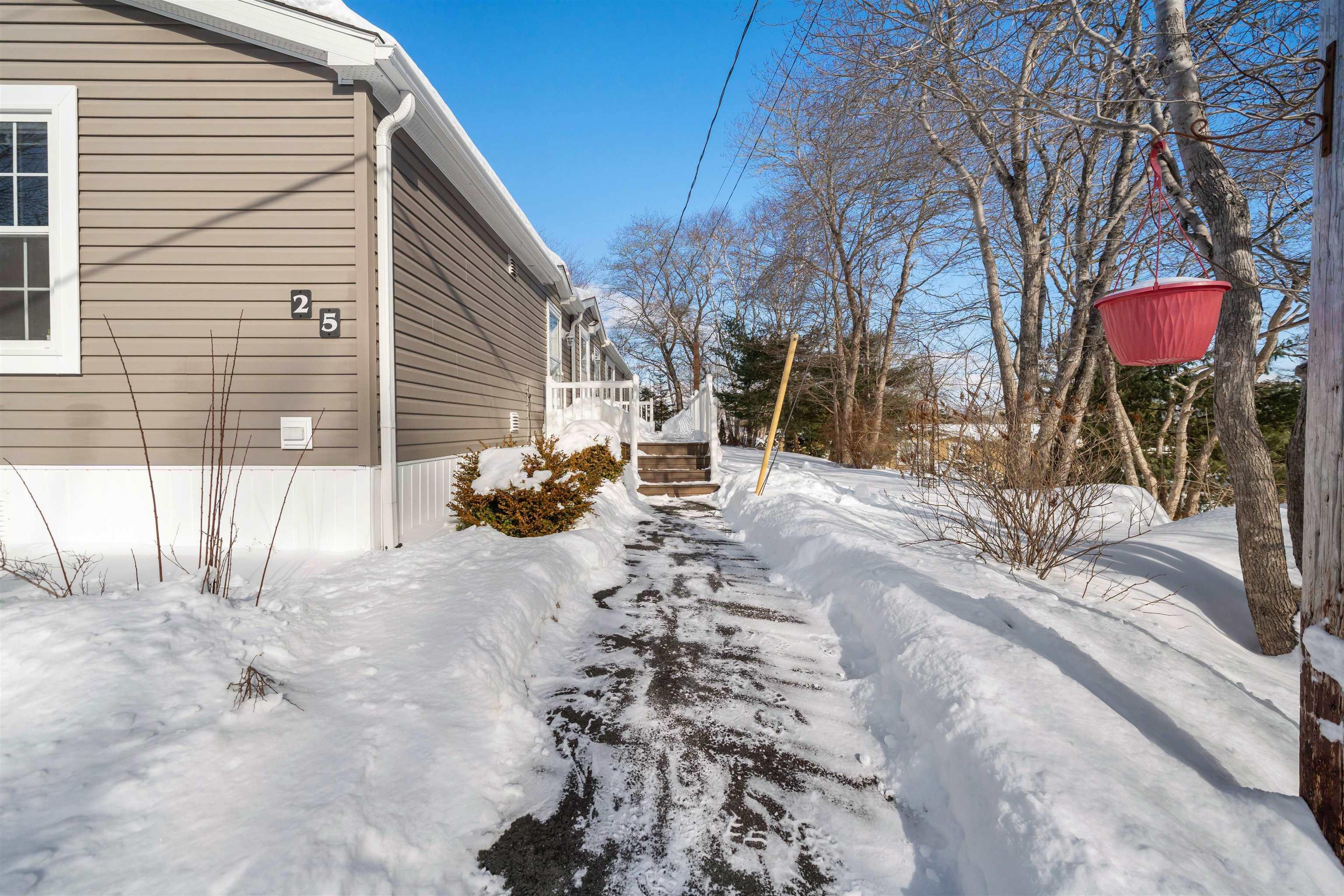 25 High Road, Lakeside, NS (MLS 202602007)