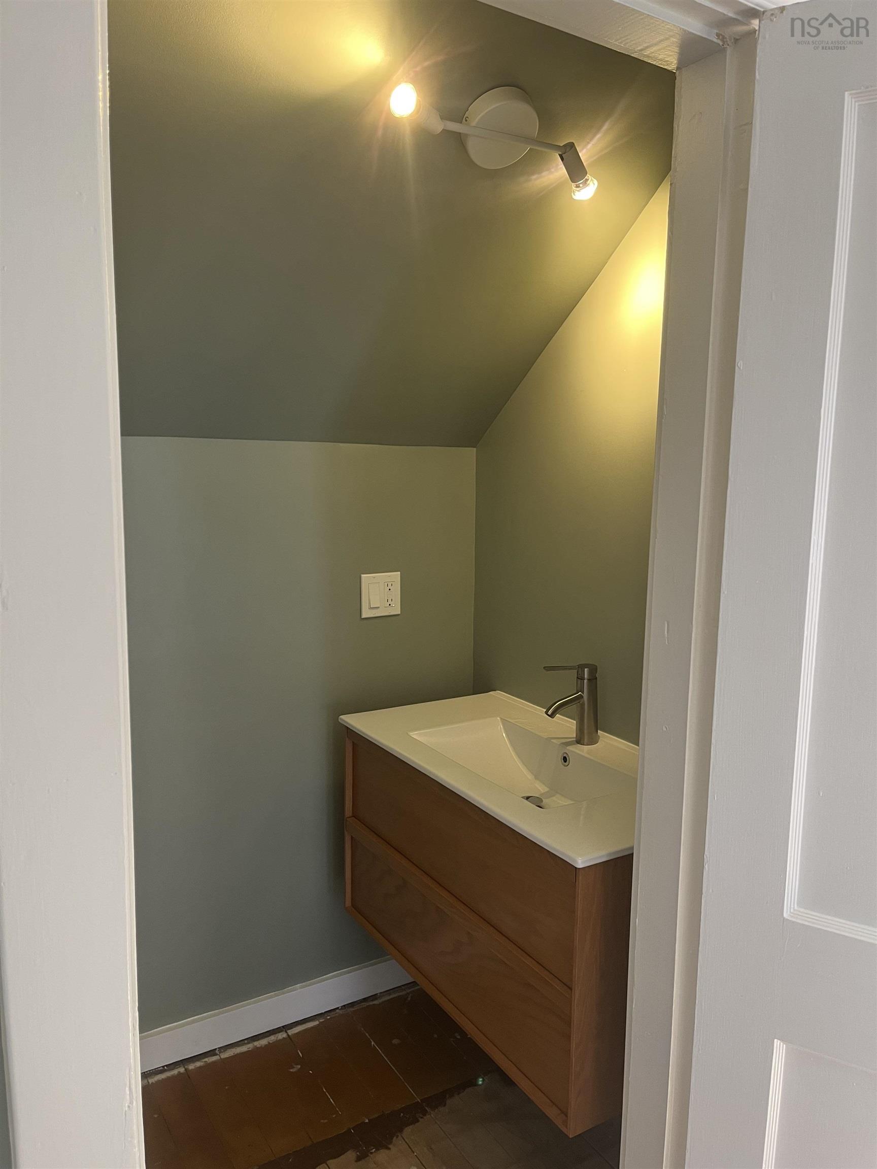 $299,900.00: 120 Old Port Mouton Road, Liverpool