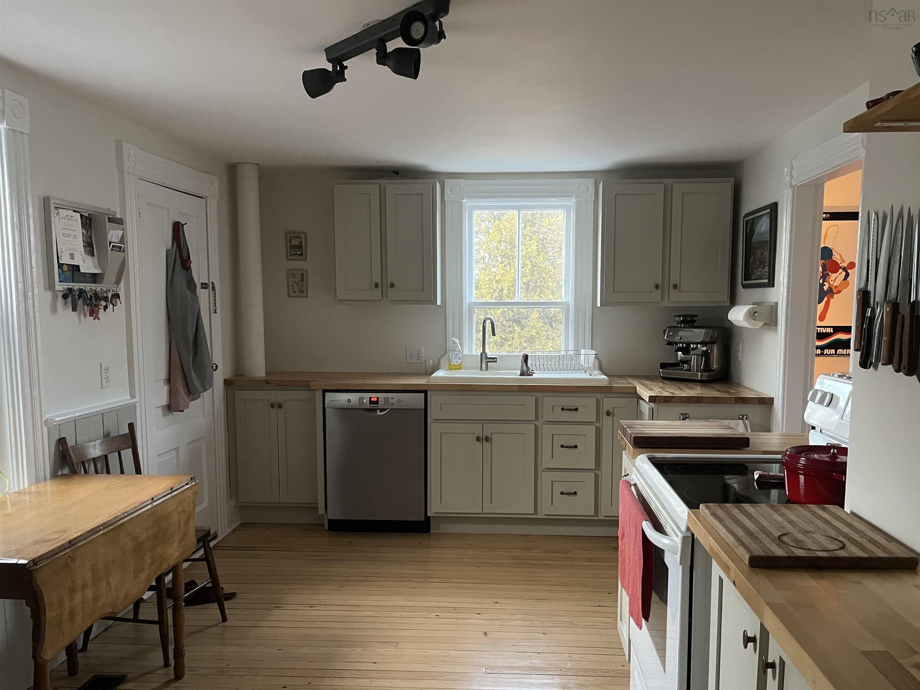 $299,900.00: 120 Old Port Mouton Road, Liverpool