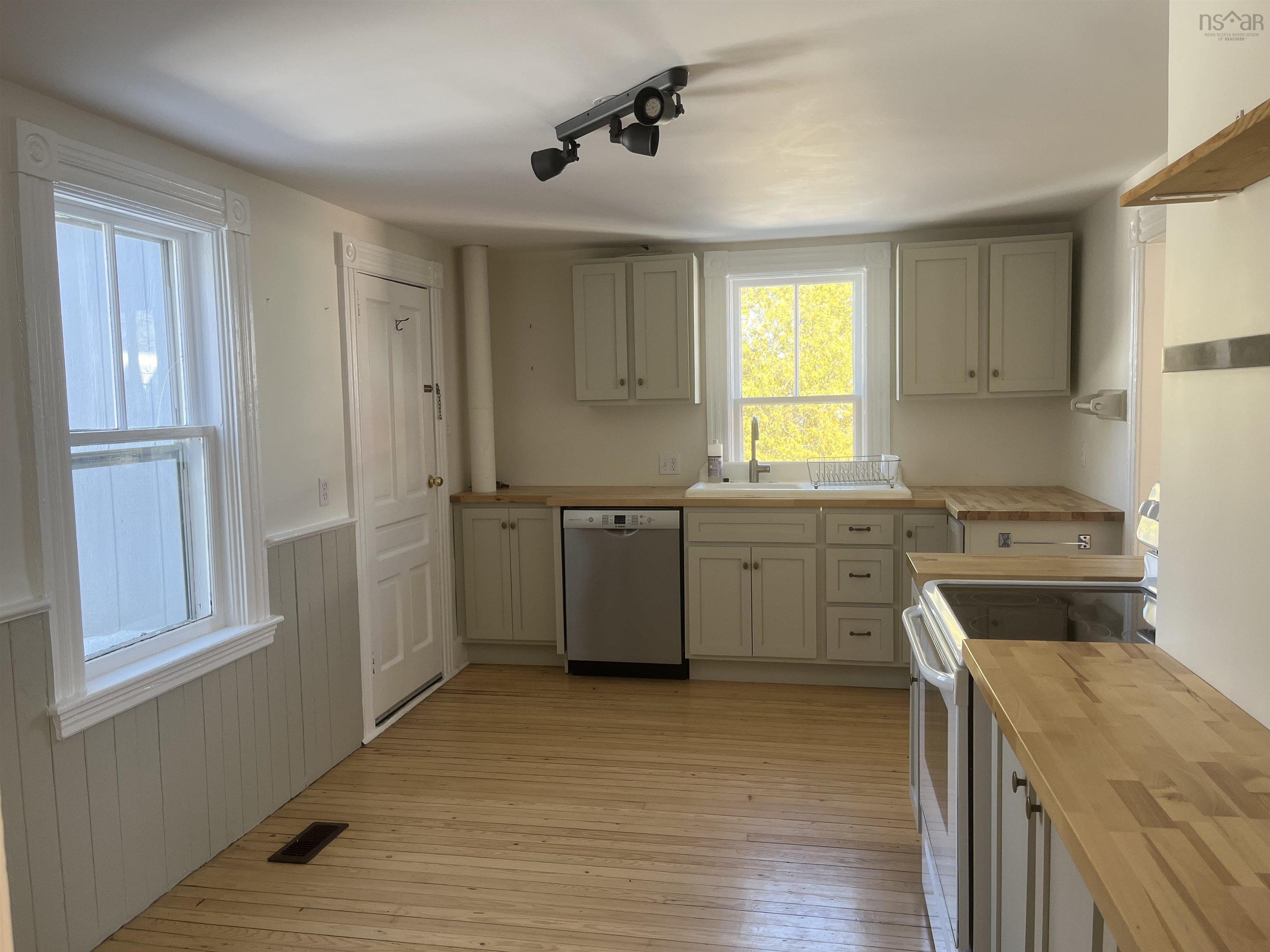 $299,900.00: 120 Old Port Mouton Road, Liverpool