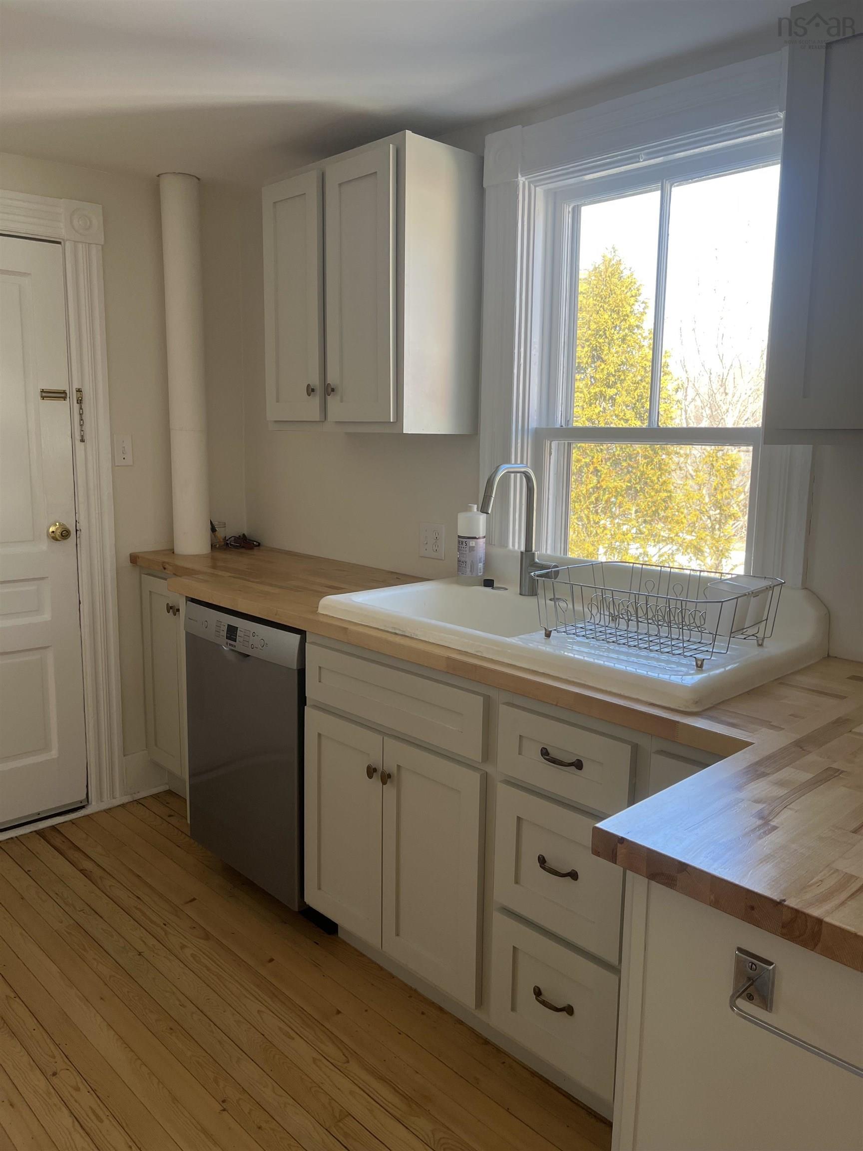 $299,900.00: 120 Old Port Mouton Road, Liverpool