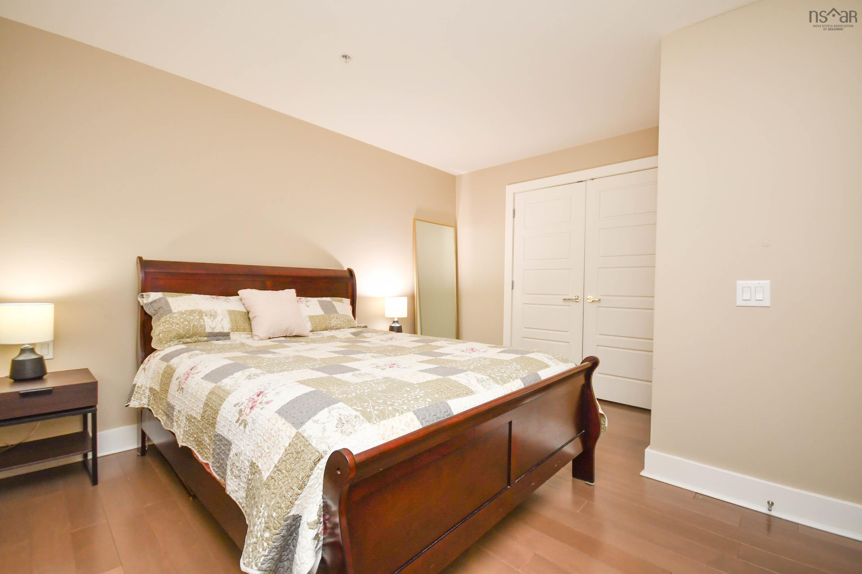 $444,900.00: 405 31 Kings Wharf Place, Dartmouth