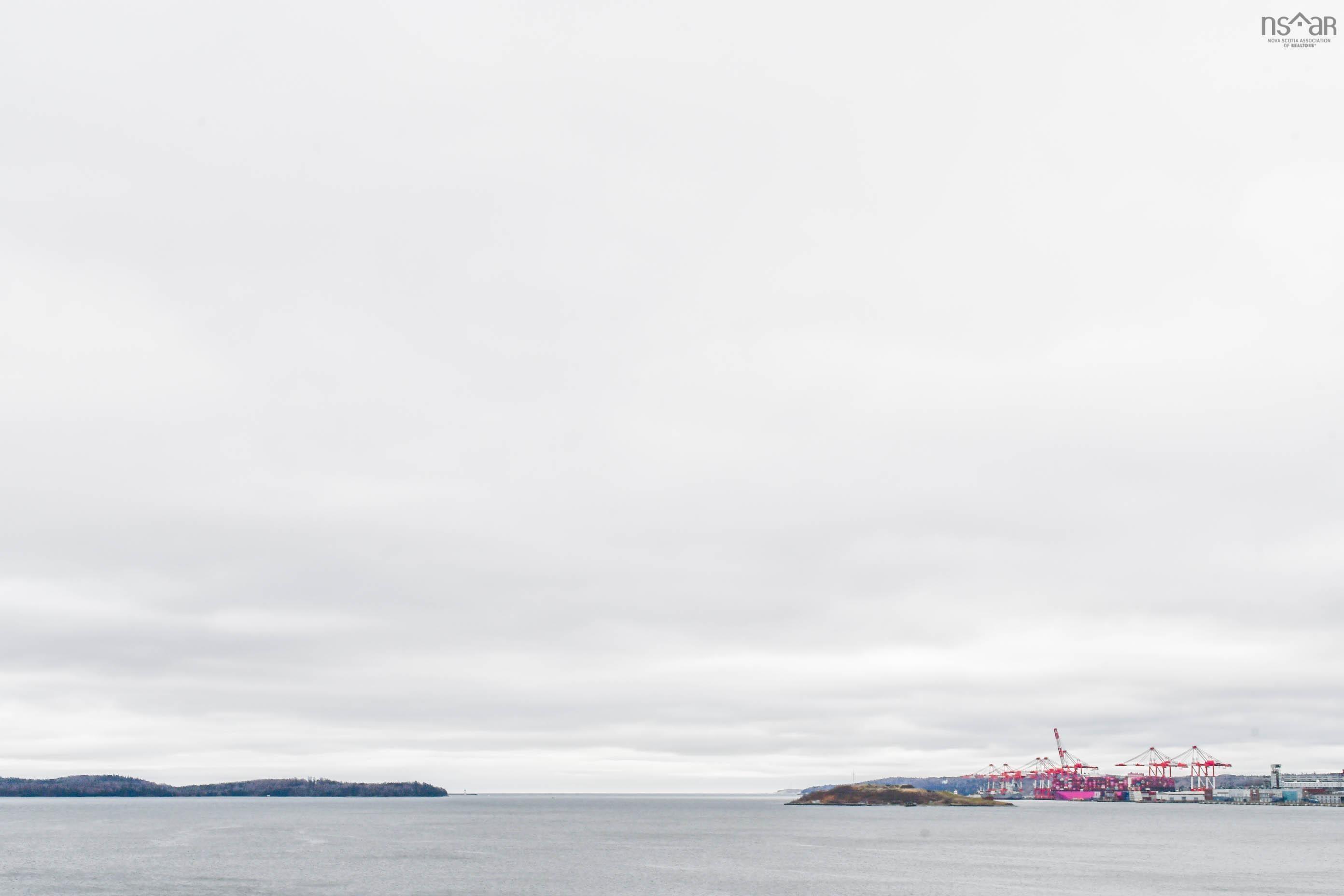 $444,900.00: 405 31 Kings Wharf Place, Dartmouth