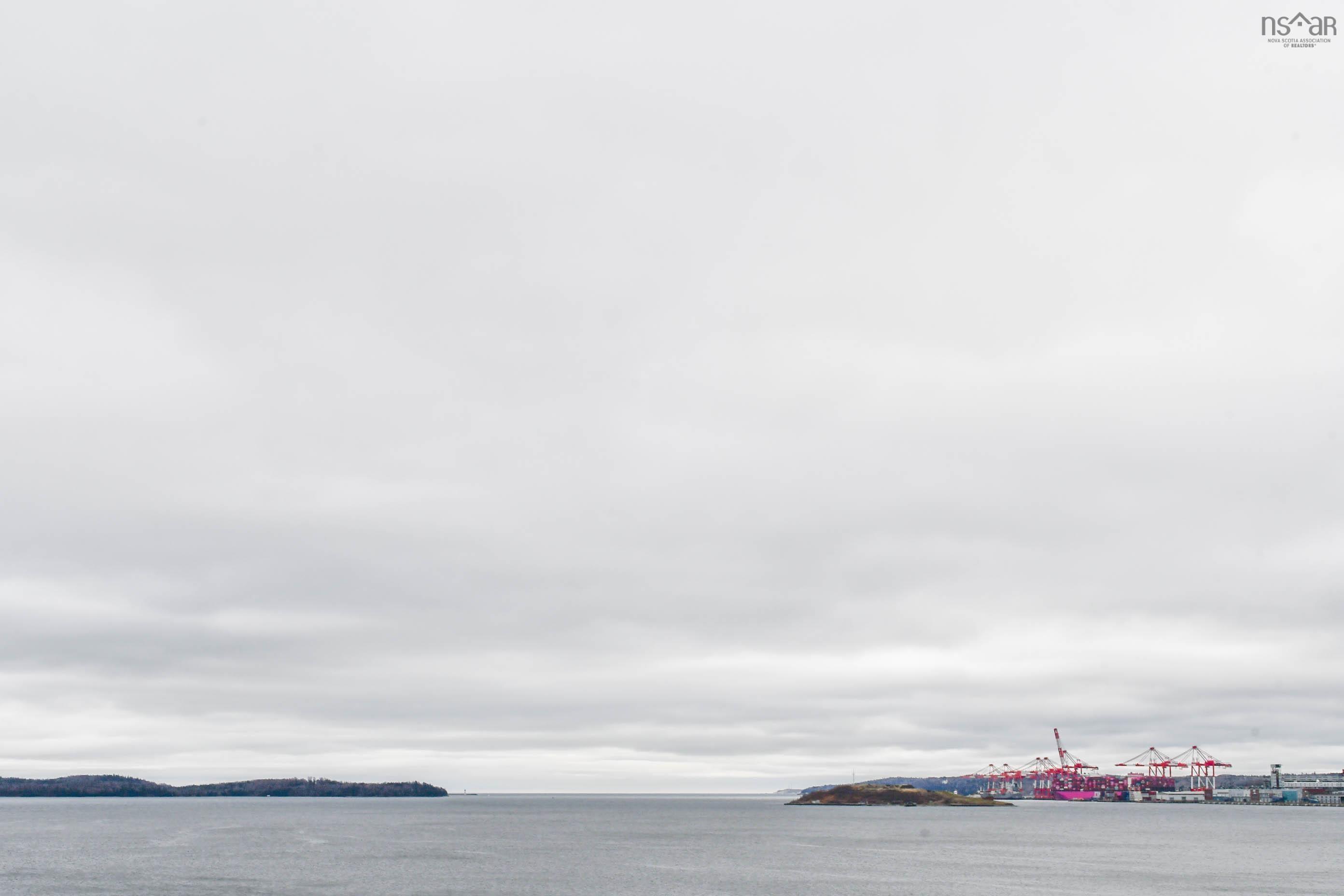 $444,900.00: 405 31 Kings Wharf Place, Dartmouth