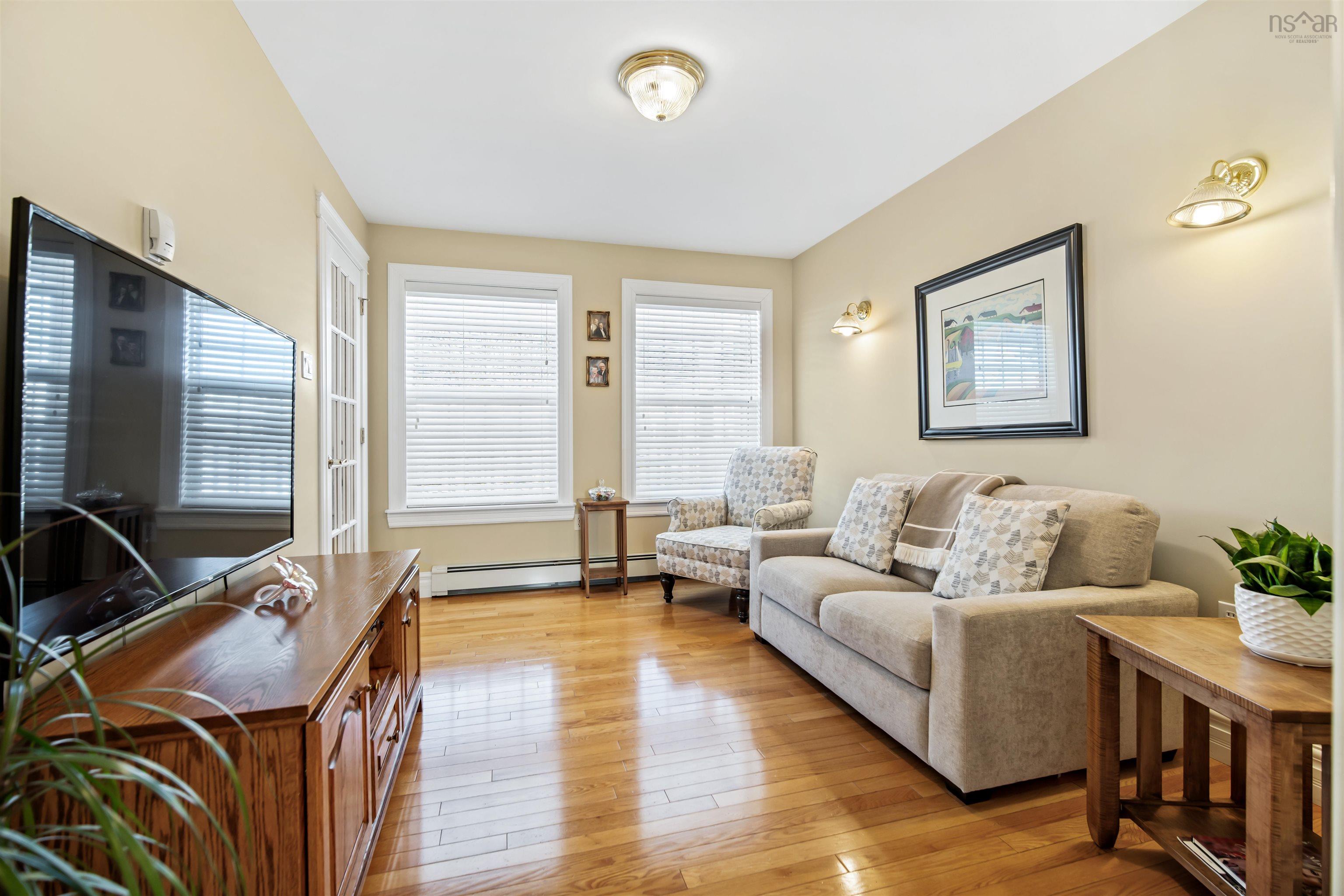 $759,900.00: 677 Westwood Boulevard, Upper Tantallon