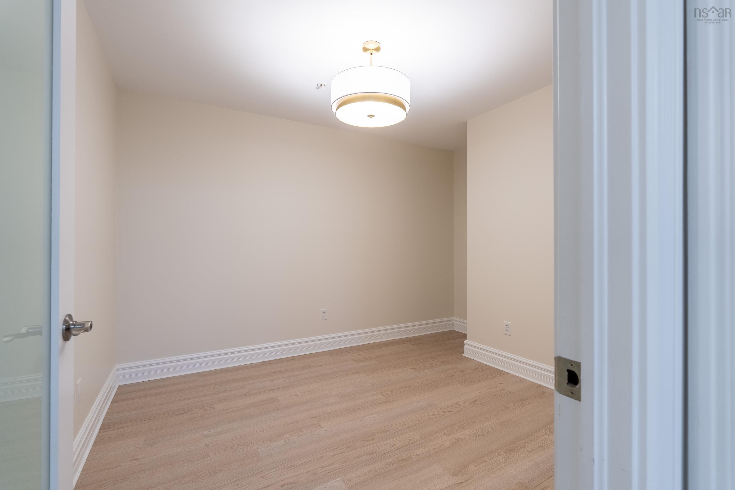 $565,000.00: 207 89 Pebblecreek Crescent, Dartmouth