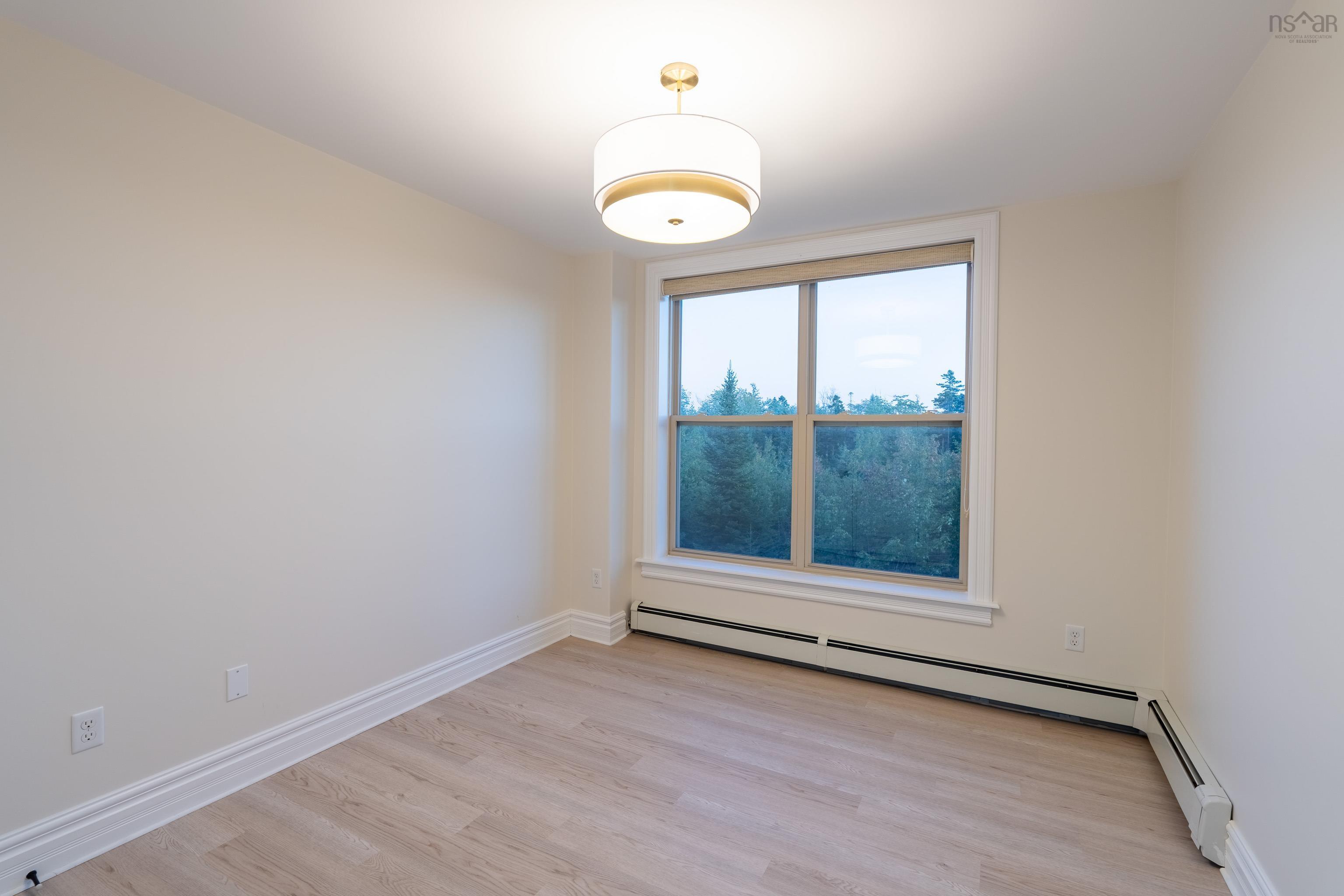 $565,000.00: 207 89 Pebblecreek Crescent, Dartmouth