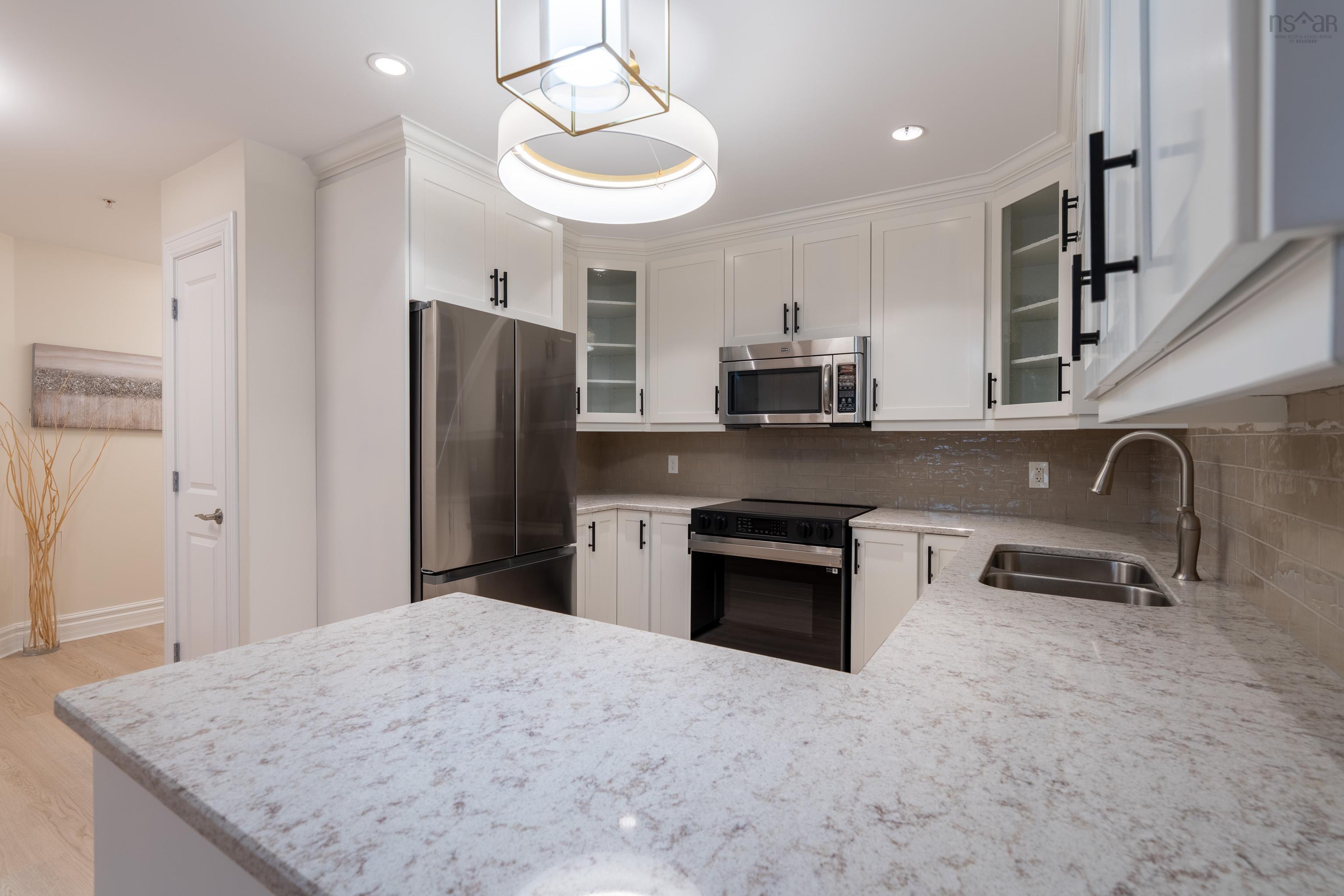 $565,000.00: 207 89 Pebblecreek Crescent, Dartmouth